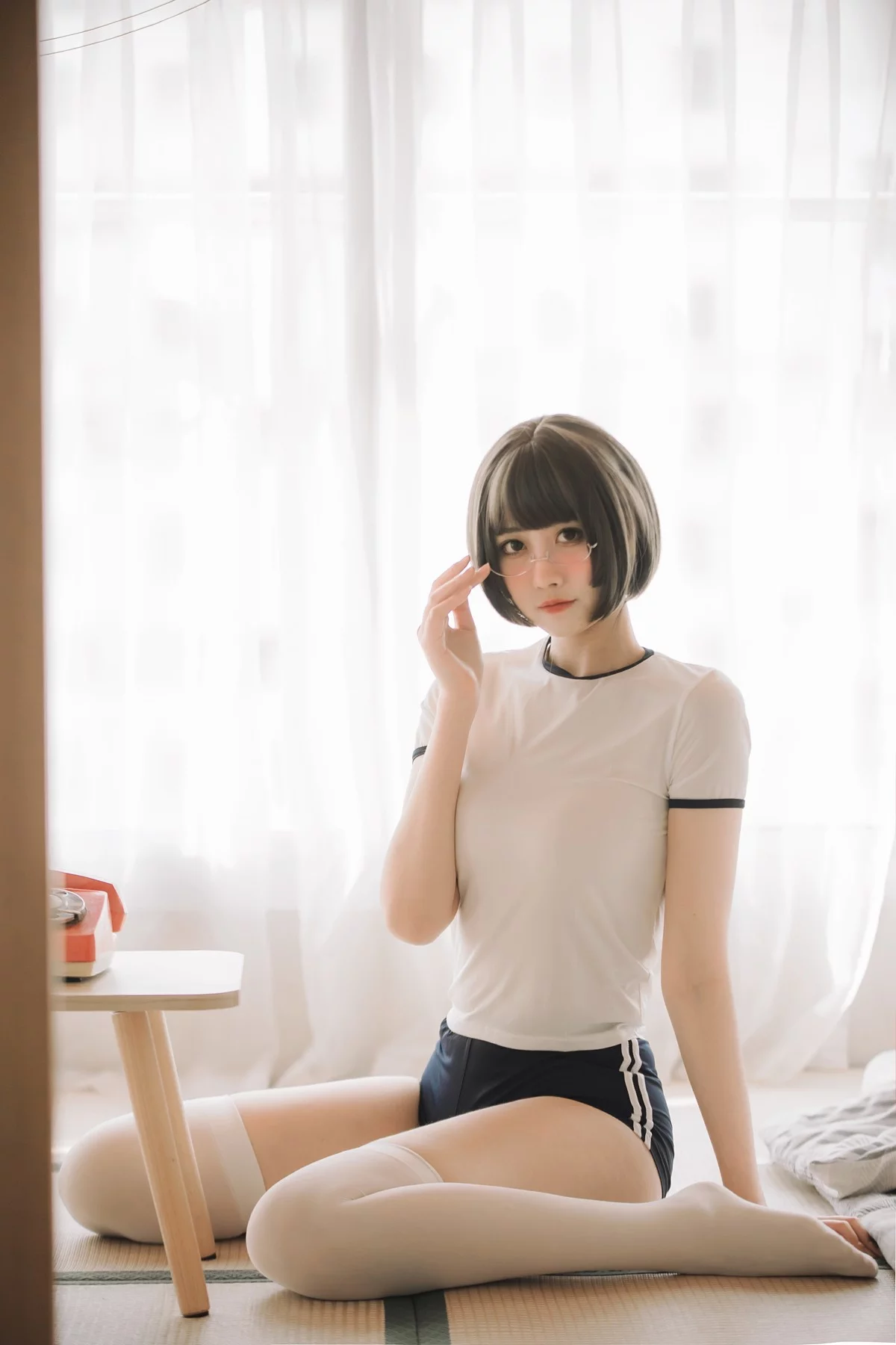 次元少女念雪ww体操服主题私房性感紧身体操服配白丝袜秀曼妙身姿诱惑写真40P