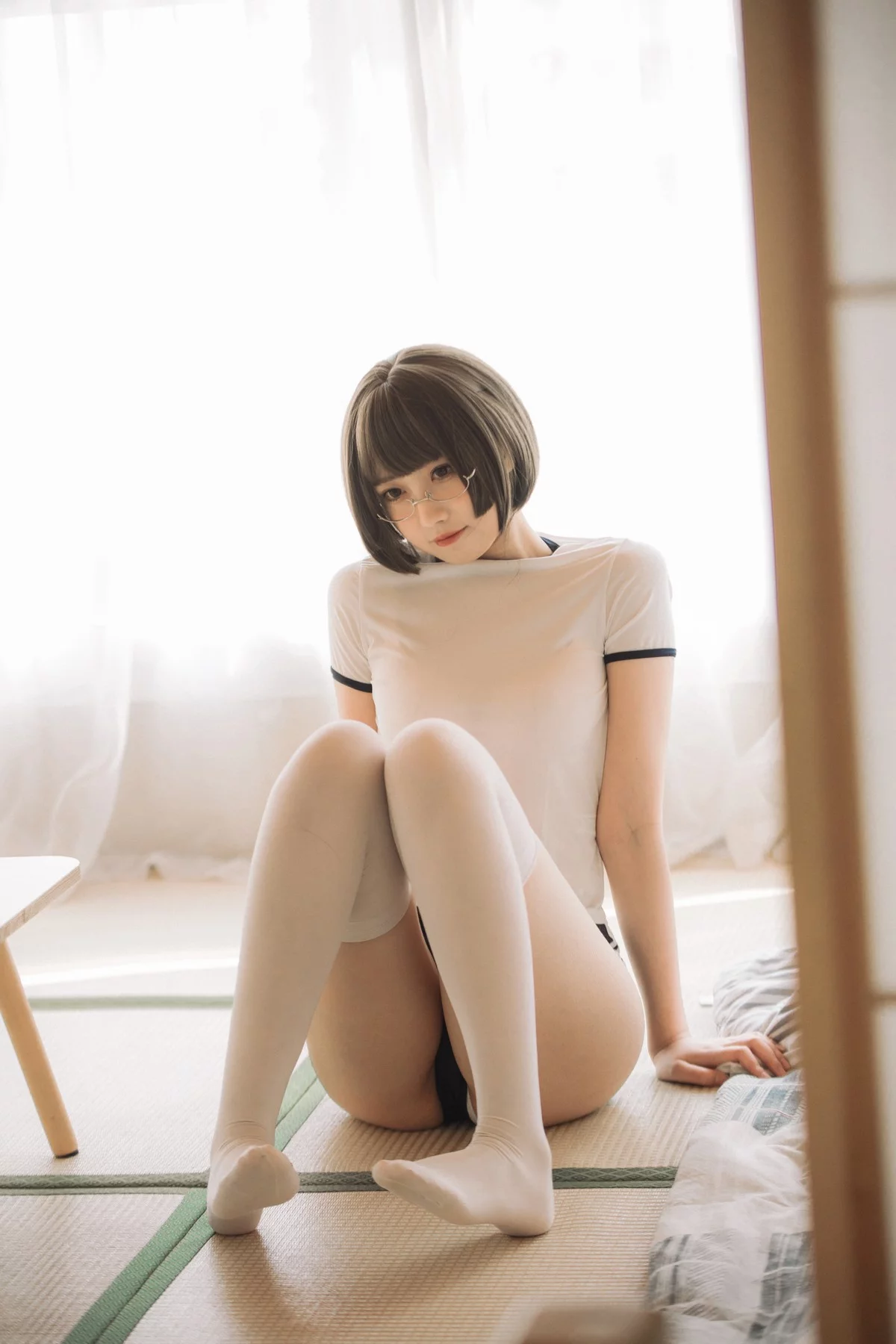 次元少女念雪ww体操服主题私房性感紧身体操服配白丝袜秀曼妙身姿诱惑写真40P