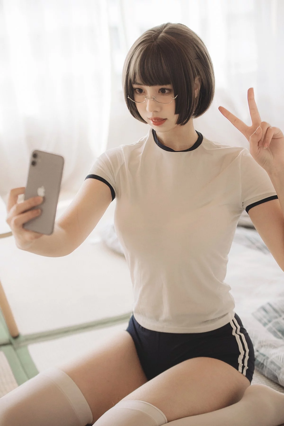 次元少女念雪ww体操服主题私房性感紧身体操服配白丝袜秀曼妙身姿诱惑写真40P
