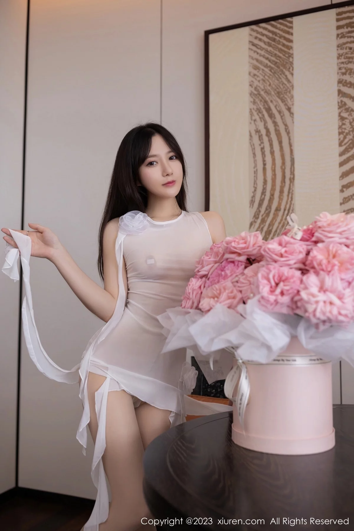 XiuRen第6512期_模特鱼子酱Fish白色轻透服配原色丝袜湿身秀惹火身材诱惑写真80P
