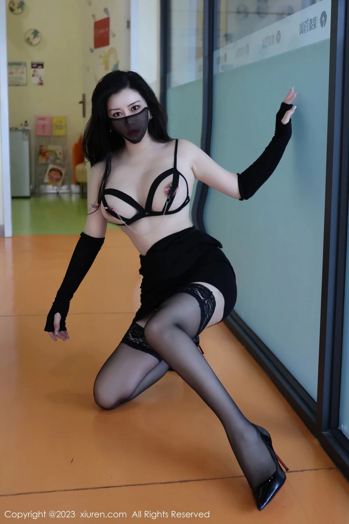 XiuRen第6515期_模特王婉悠Queen性感黑色情趣内衣配蕾丝袜秀惹火身材诱惑写真80P