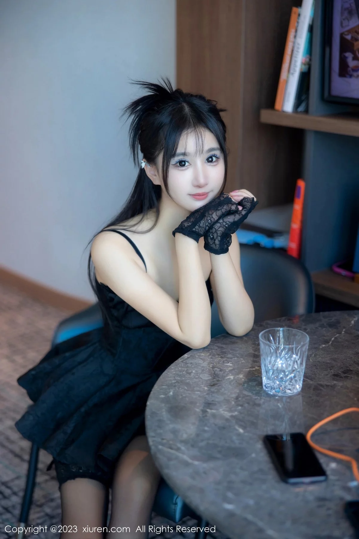 XiuRen第6516期_女神小果冻儿性感黑色蕾丝内衣配黑丝吊袜秀完美身材诱惑写真79P