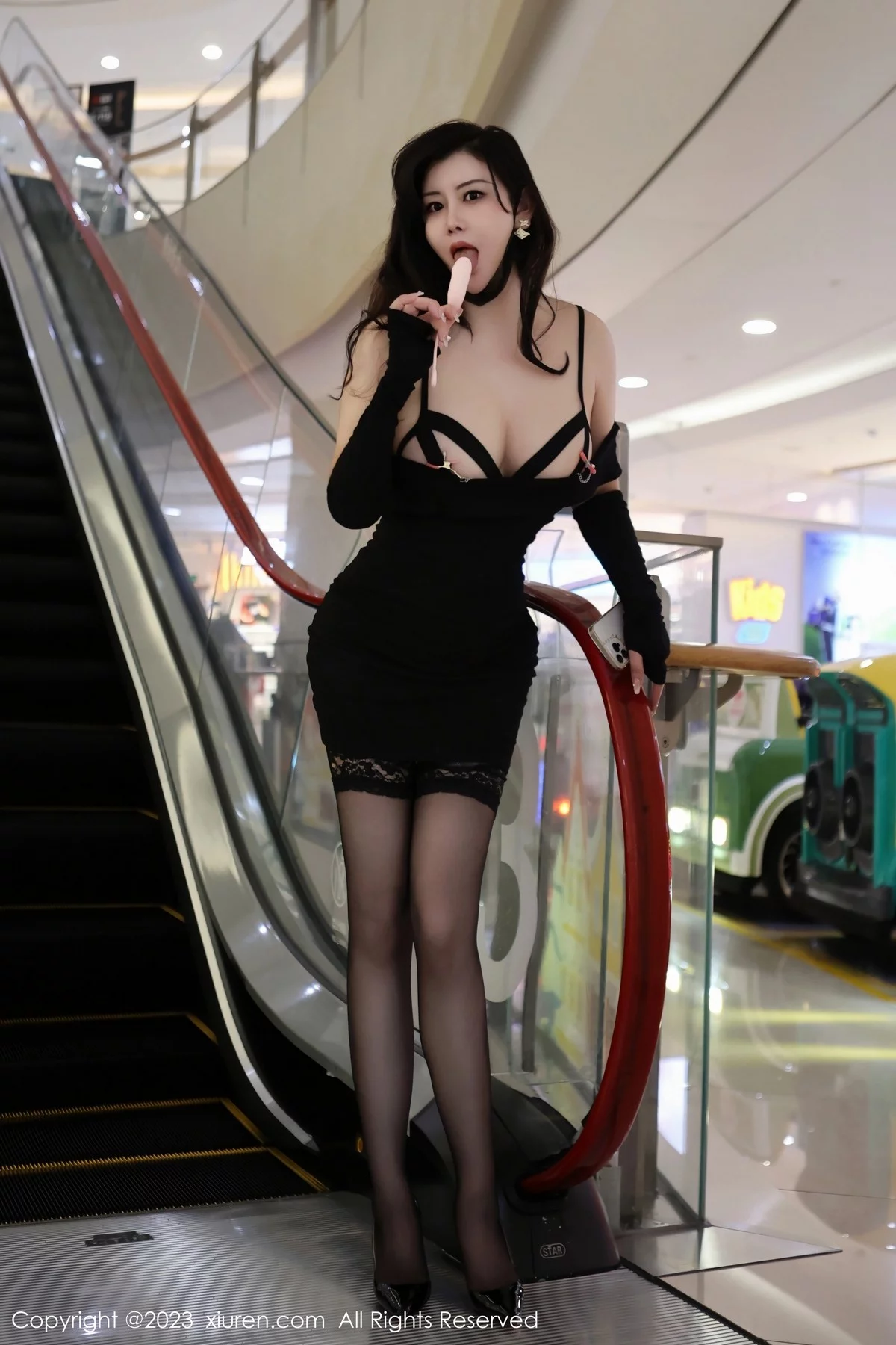 XiuRen第6515期_模特王婉悠Queen性感黑色情趣内衣配蕾丝袜秀惹火身材诱惑写真80P