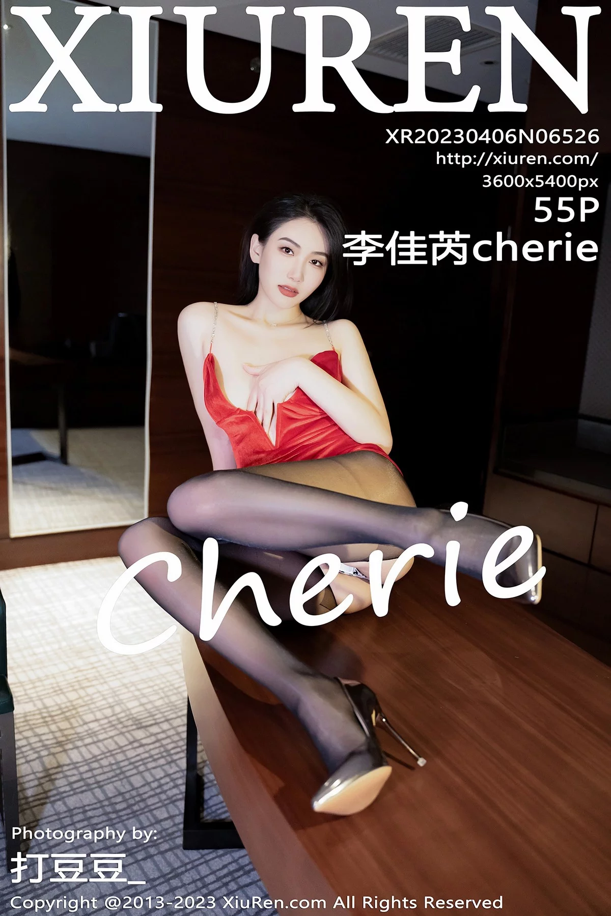 XiuRen第6526期_模特李佳芮cherie性感红色吊带裙配开档黑丝秀翘臀美腿诱惑写真55P