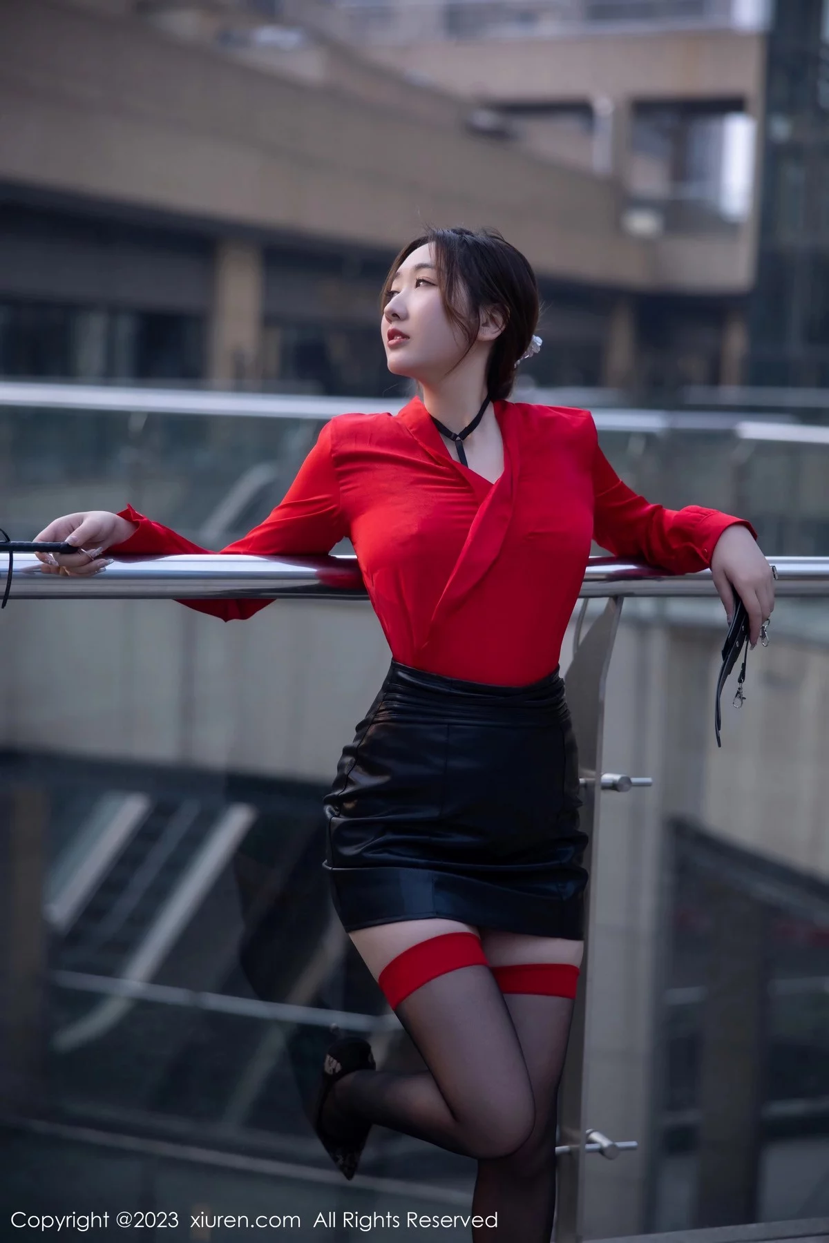 XiuRen第6529期_模特江真真红色上衣配黑色短裙露花式内衣秀丰满身材诱惑写真88P