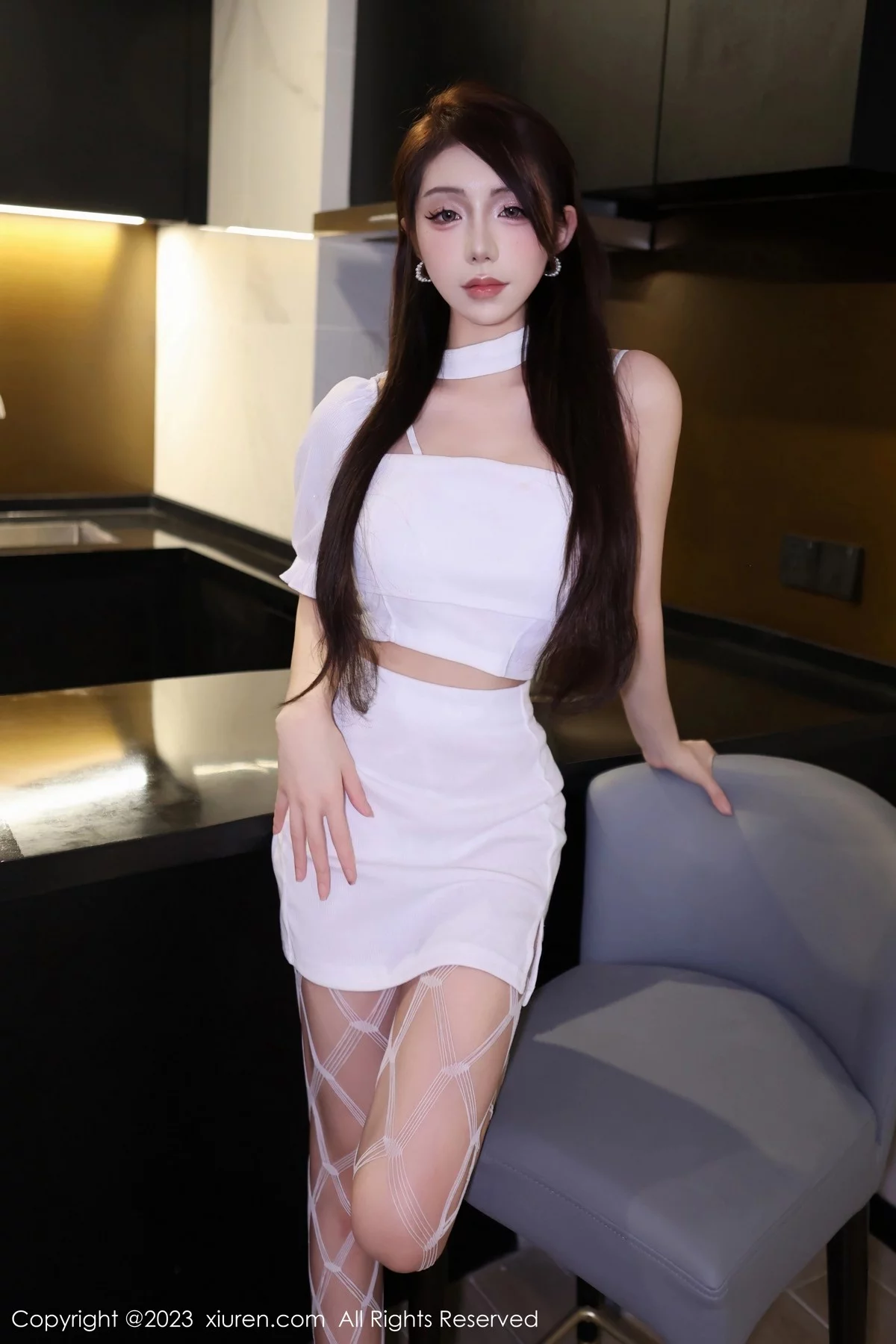 XiuRen第6555期_模特金幼汐Vivian私房半脱露性感白色蕾丝轻透内衣惹火诱惑写真81P