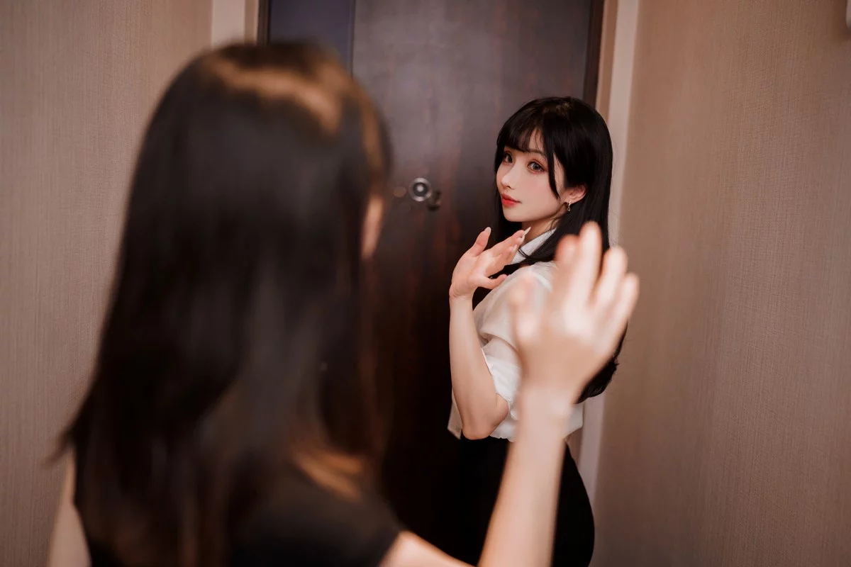 网络美女rioko凉凉子黑丝ol制服双人主题私房床上性感姐妹花黑色蕾丝内衣诱惑写真102P