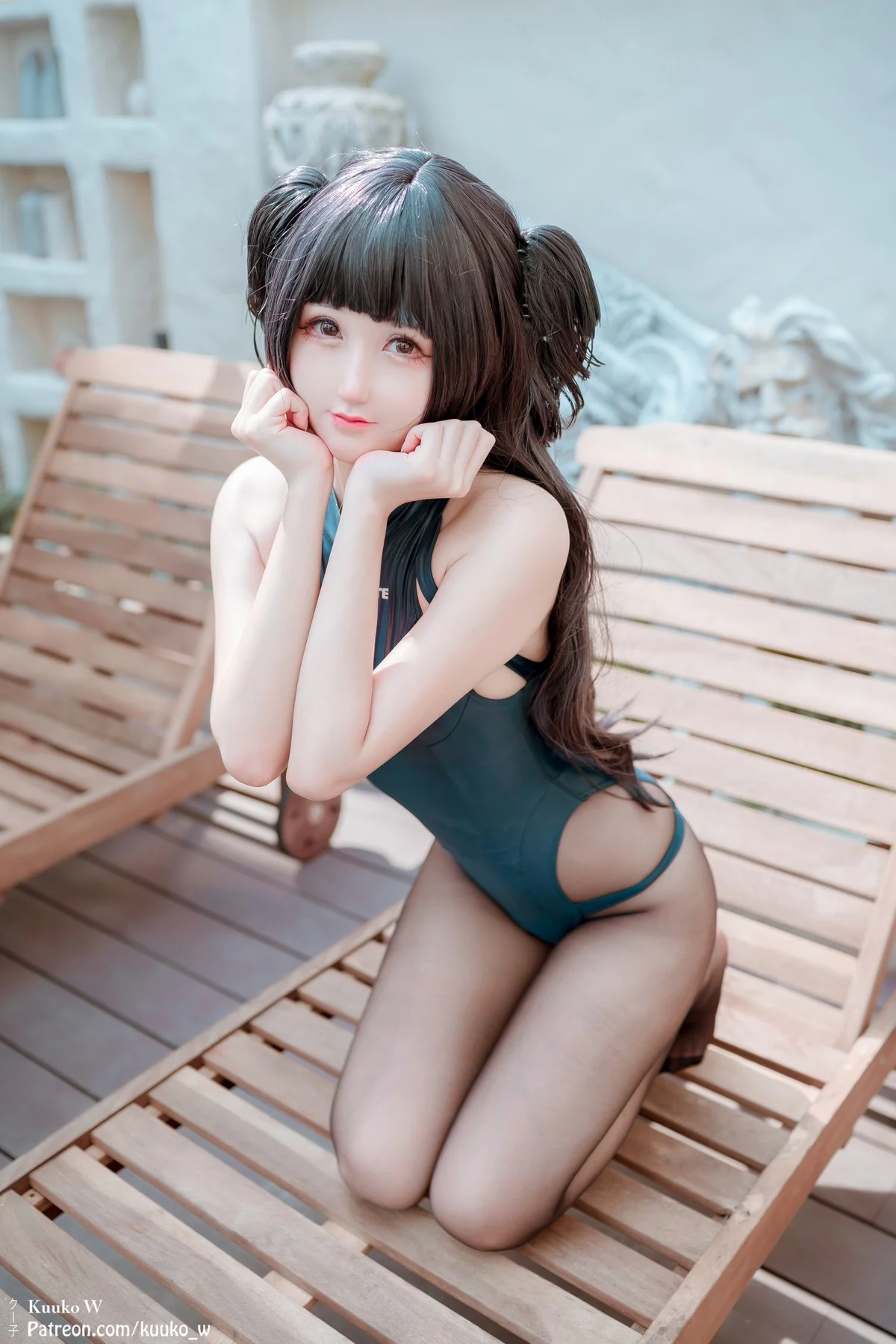 越南妹子KuukoW泳装主题泳池边性感连体泳装配破烂黑丝秀完美身材诱惑写真21P