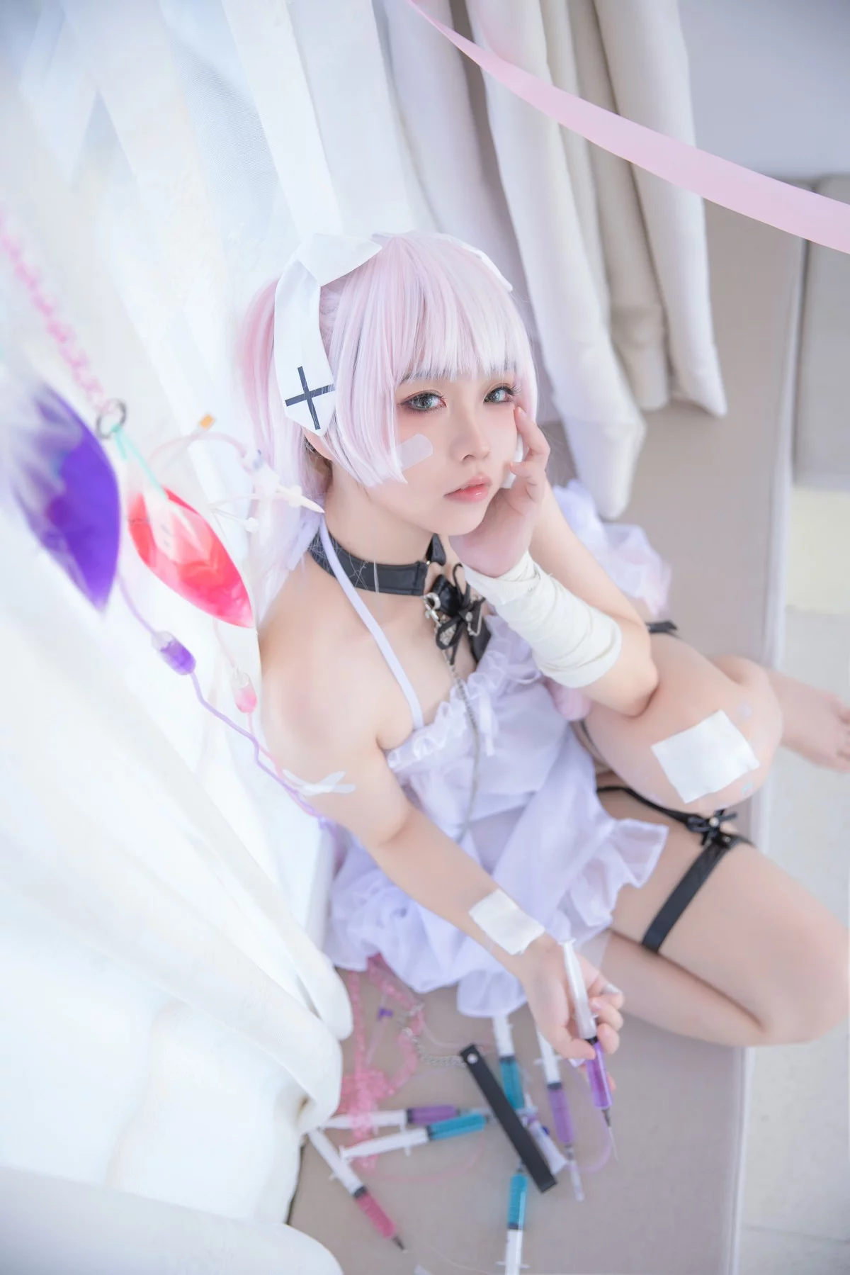 动漫博主G44不会受伤初音酱主题性感白色薄纱吊带露情趣内衣秀翘臀美腿诱惑写真31P