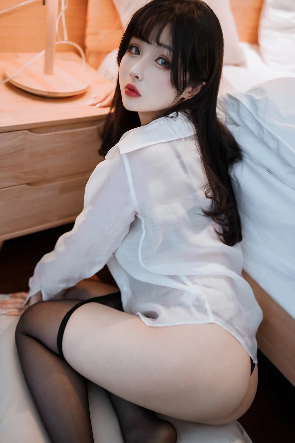 网络美女rioko凉凉子黑丝ol制服双人主题私房床上性感姐妹花黑色蕾丝内衣诱惑写真102P