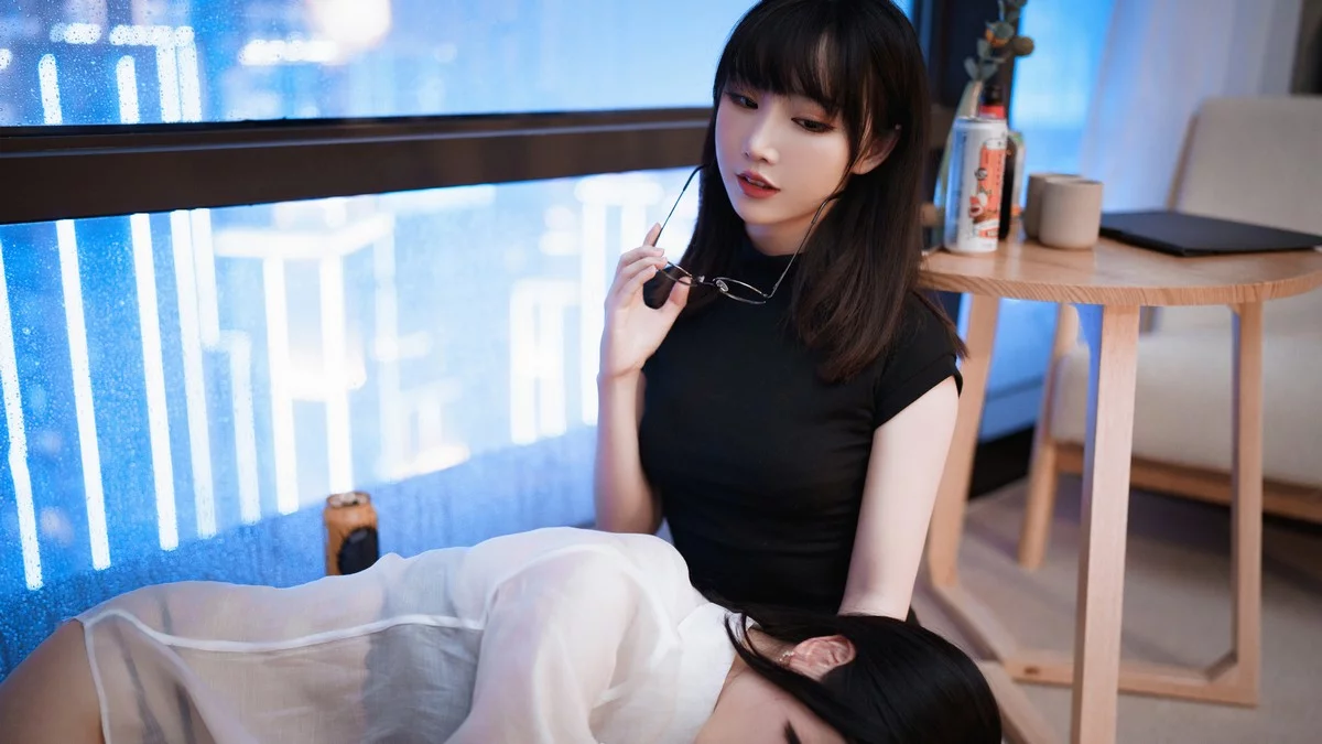 网络美女rioko凉凉子黑丝ol制服双人主题私房床上性感姐妹花黑色蕾丝内衣诱惑写真102P