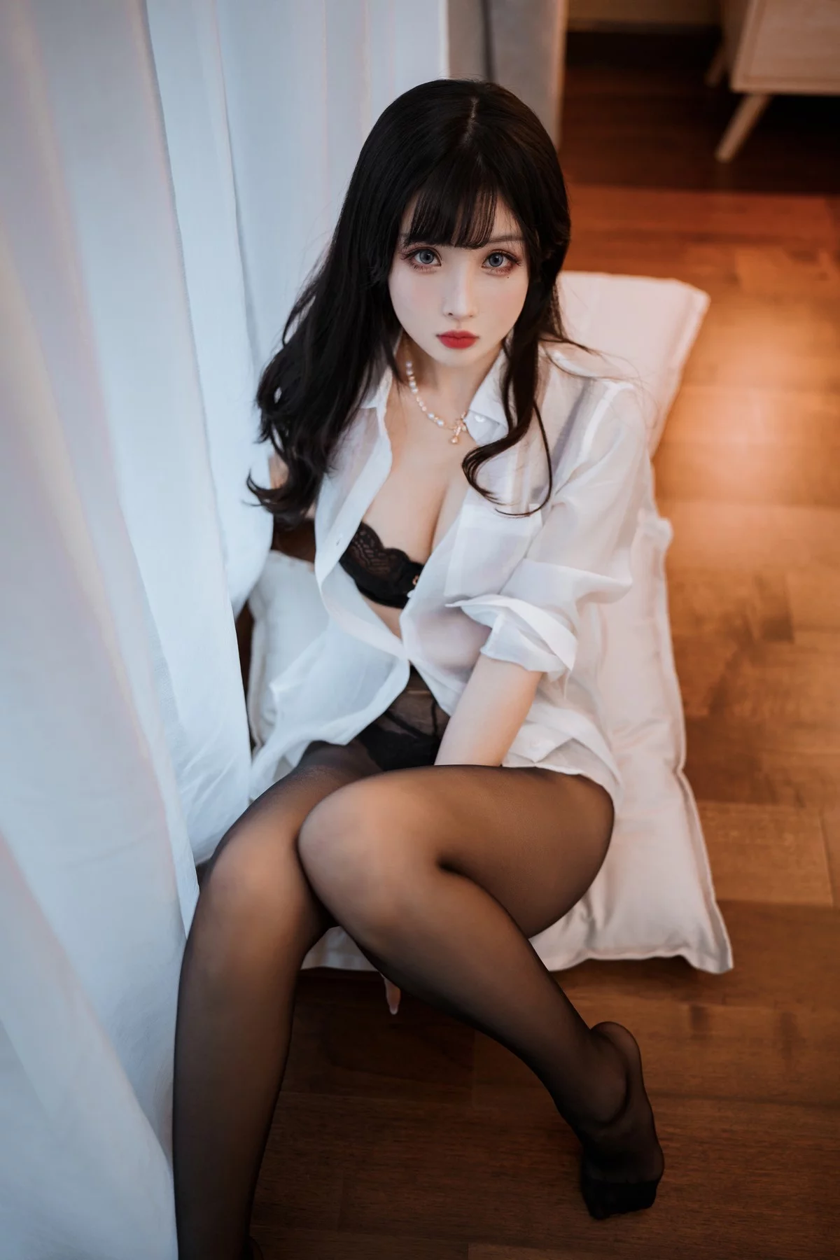 网络美女rioko凉凉子黑丝ol制服双人主题私房床上性感姐妹花黑色蕾丝内衣诱惑写真102P
