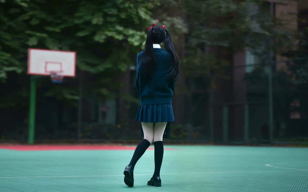 网络美女鹿八岁少女的悸动主题脱性感学生制服露蕾丝内衣秀惹火身材诱惑写真116P