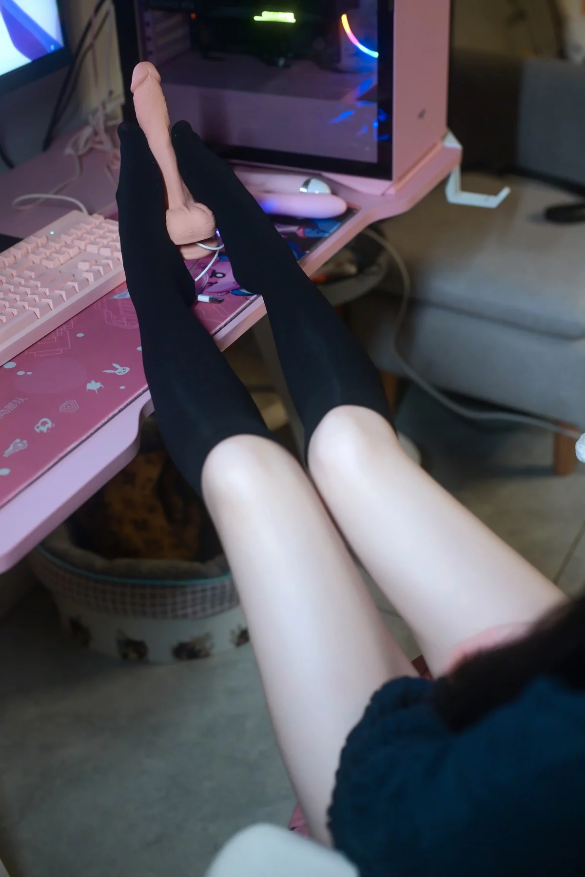 网络美女鹿八岁少女的悸动主题脱性感学生制服露蕾丝内衣秀惹火身材诱惑写真116P