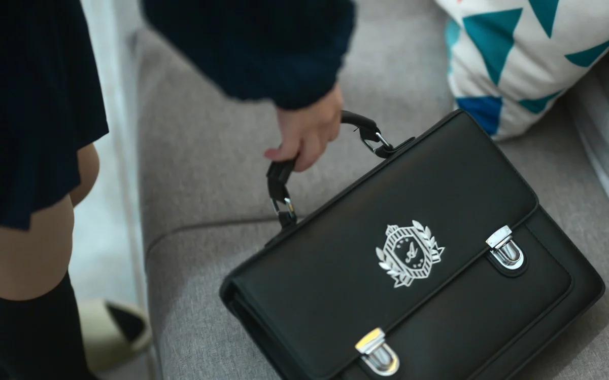 网络美女鹿八岁少女的悸动主题脱性感学生制服露蕾丝内衣秀惹火身材诱惑写真116P