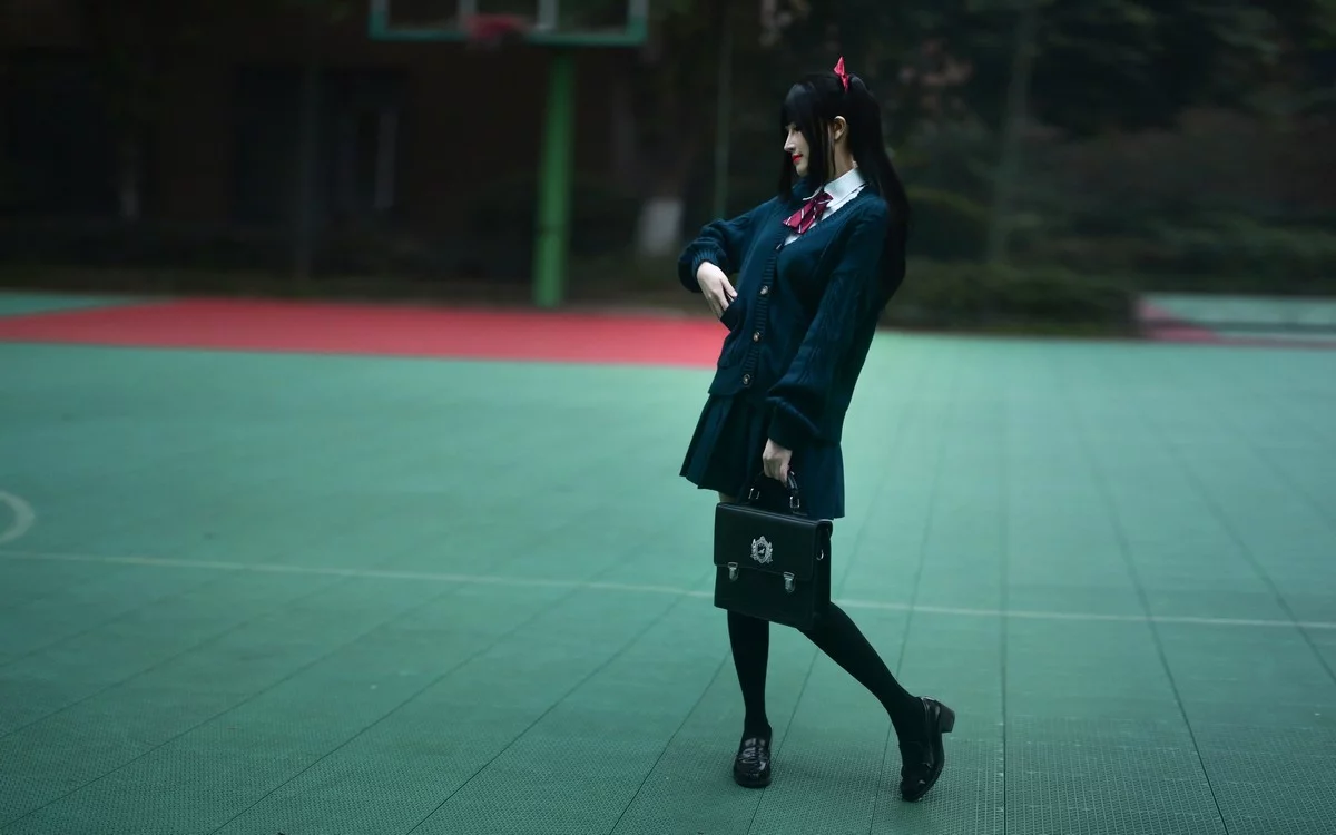 网络美女鹿八岁少女的悸动主题脱性感学生制服露蕾丝内衣秀惹火身材诱惑写真116P