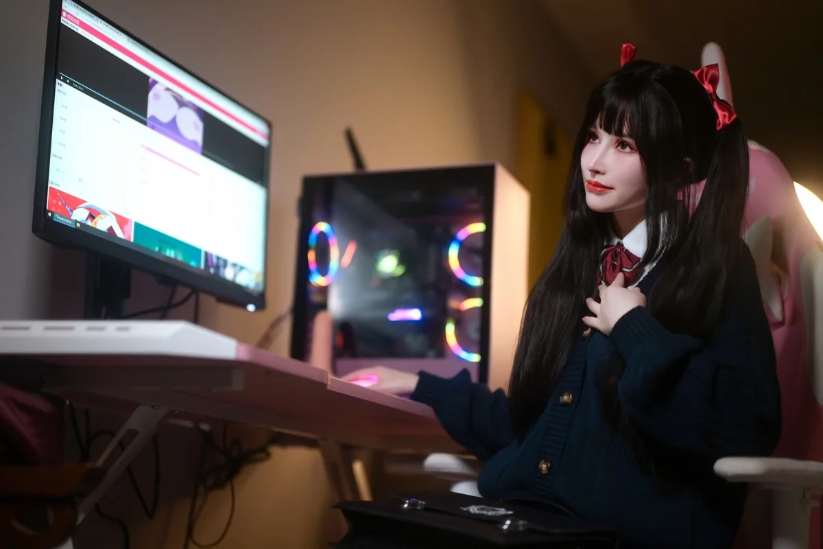网络美女鹿八岁少女的悸动主题脱性感学生制服露蕾丝内衣秀惹火身材诱惑写真116P