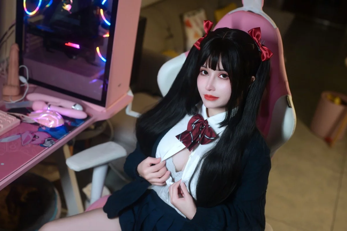 网络美女鹿八岁少女的悸动主题脱性感学生制服露蕾丝内衣秀惹火身材诱惑写真116P