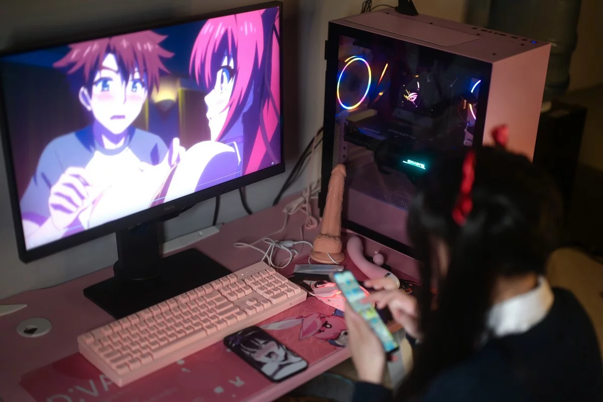 网络美女鹿八岁少女的悸动主题脱性感学生制服露蕾丝内衣秀惹火身材诱惑写真116P