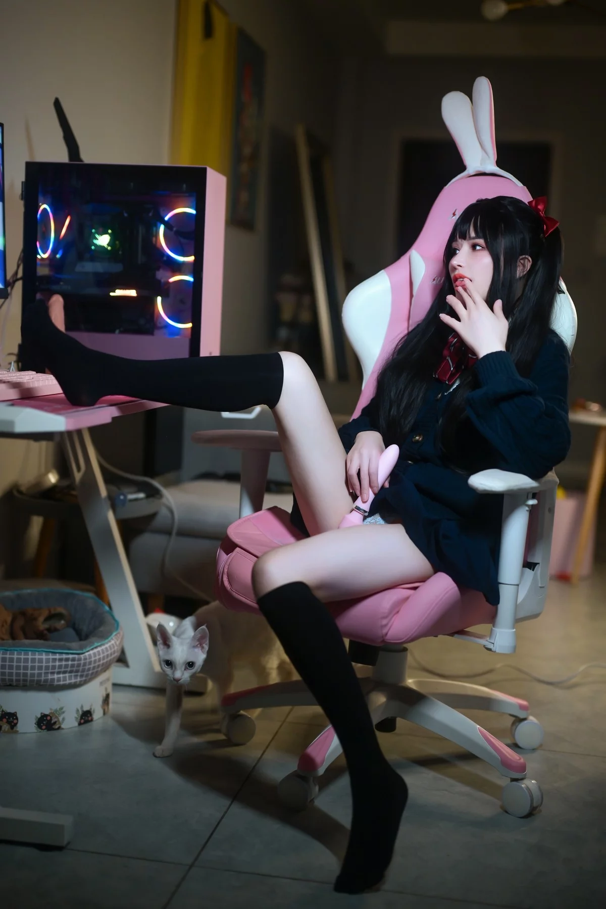 网络美女鹿八岁少女的悸动主题脱性感学生制服露蕾丝内衣秀惹火身材诱惑写真116P