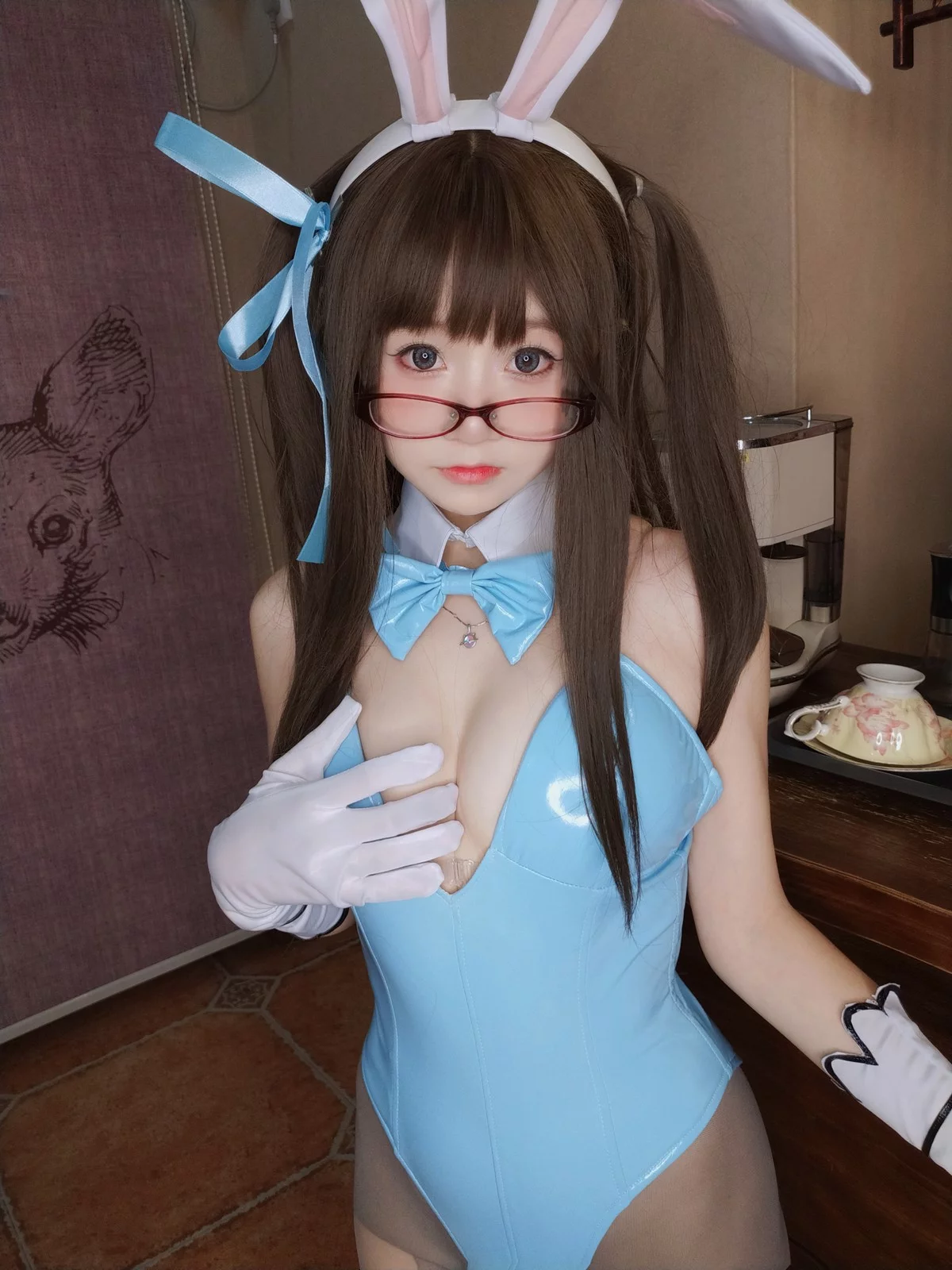 网络美女软妹摇摇乐兔女郎主题私房性感蓝色皮质连体衣配超薄黑丝迷人诱惑写真127P