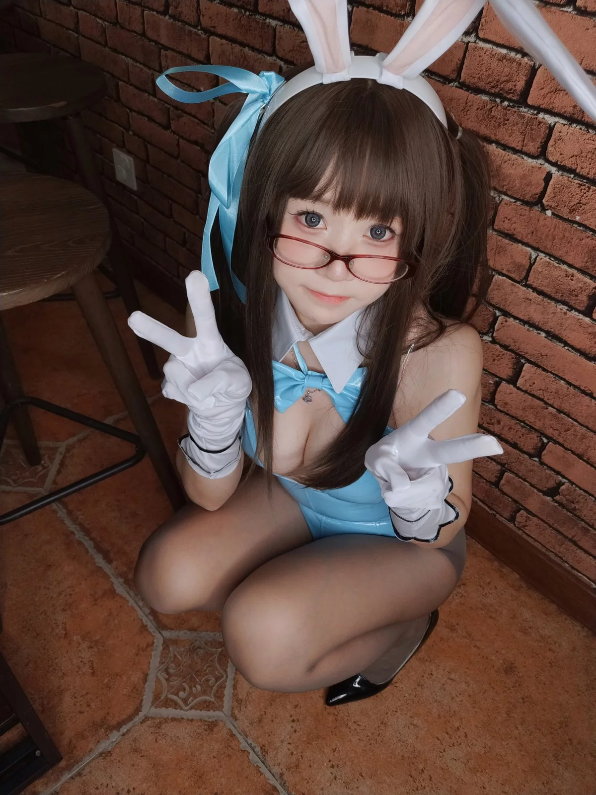 网络美女软妹摇摇乐兔女郎主题私房性感蓝色皮质连体衣配超薄黑丝迷人诱惑写真127P