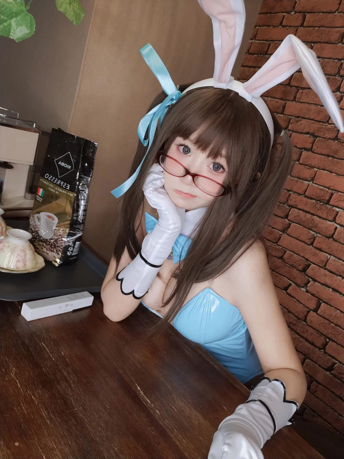 网络美女软妹摇摇乐兔女郎主题私房性感蓝色皮质连体衣配超薄黑丝迷人诱惑写真127P