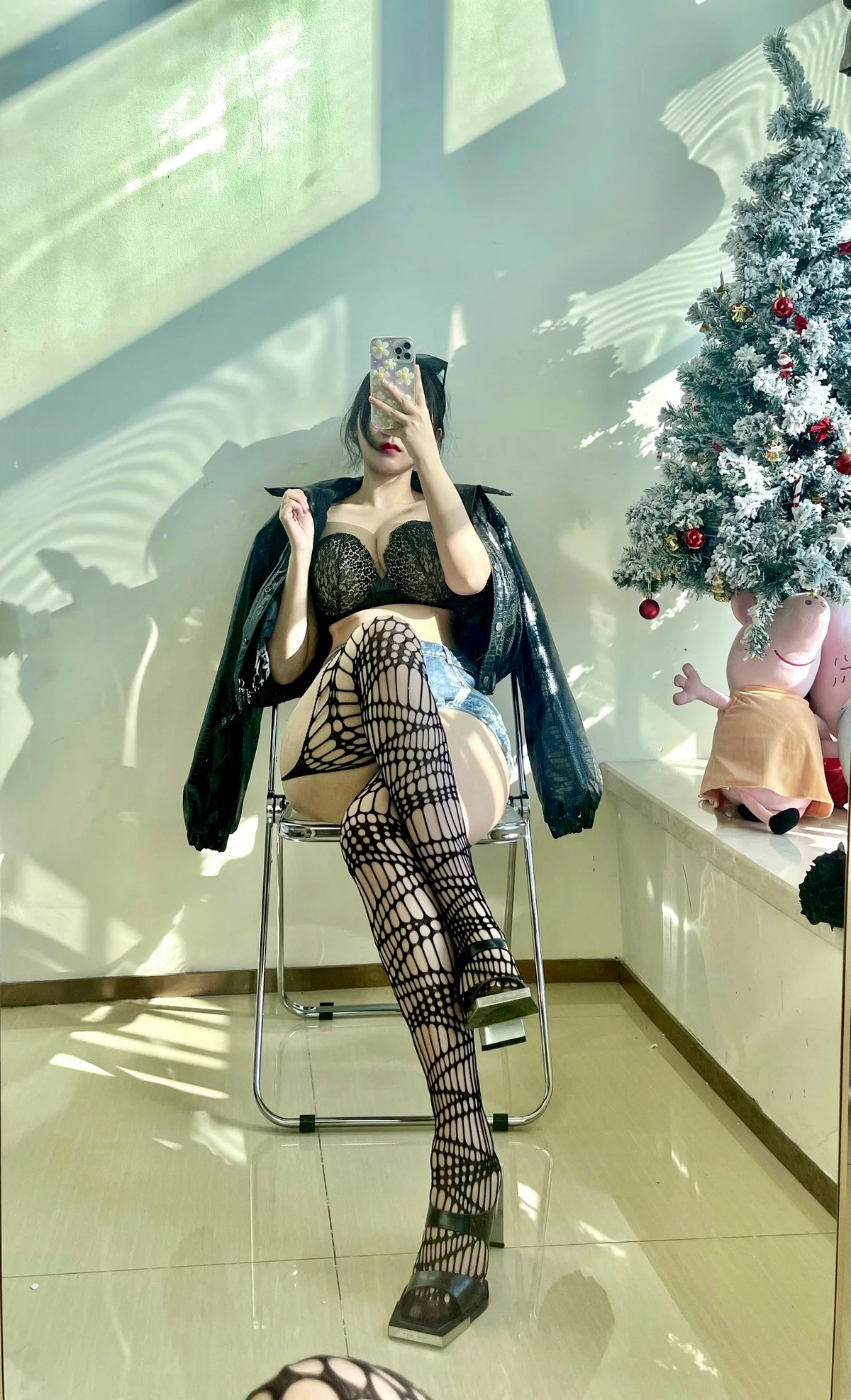 健身美女艾拉微蜜圈图集精选主题私房性感多套服饰秀浑圆翘臀惹火诱惑写真380P