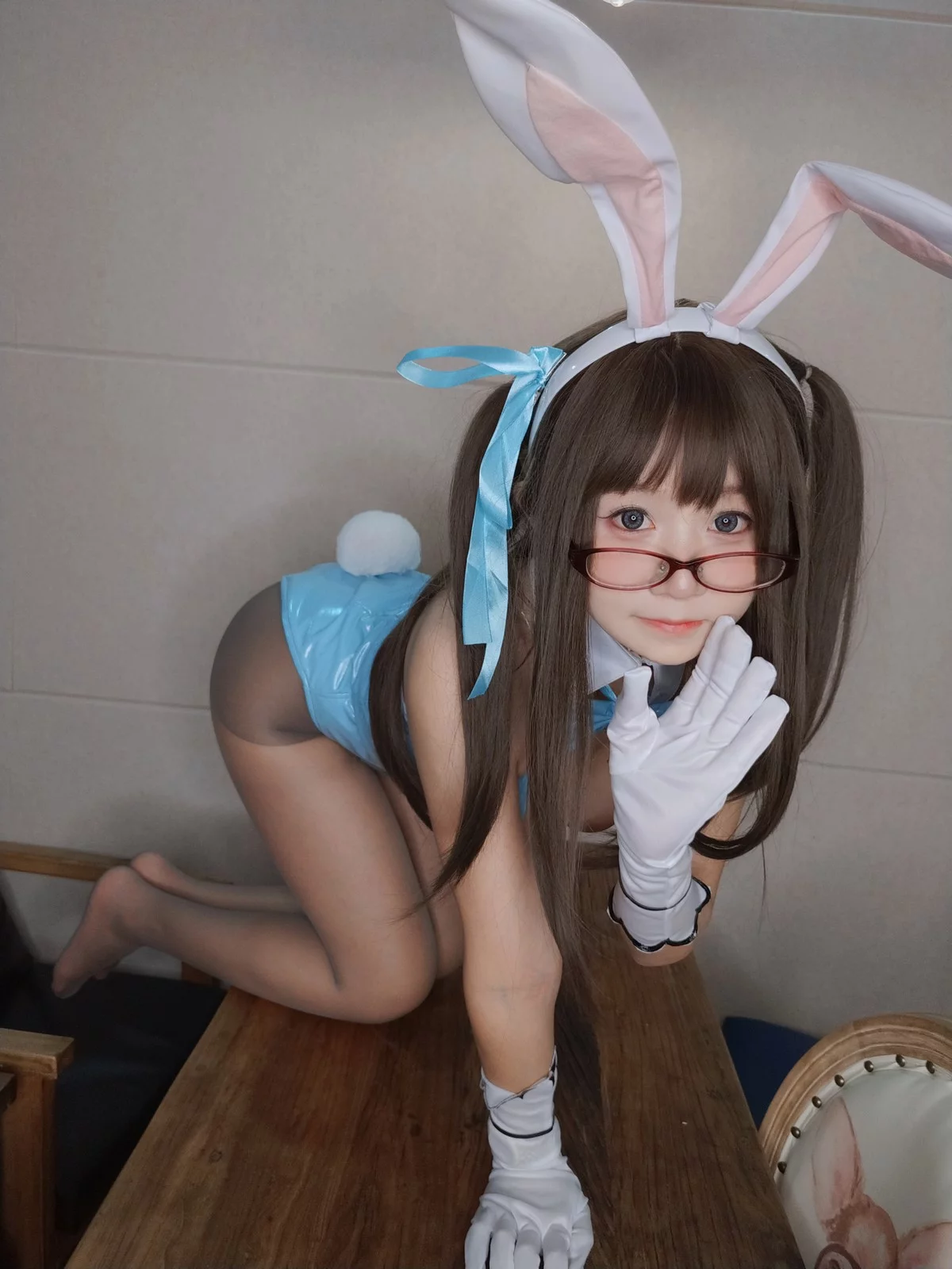 网络美女软妹摇摇乐兔女郎主题私房性感蓝色皮质连体衣配超薄黑丝迷人诱惑写真127P