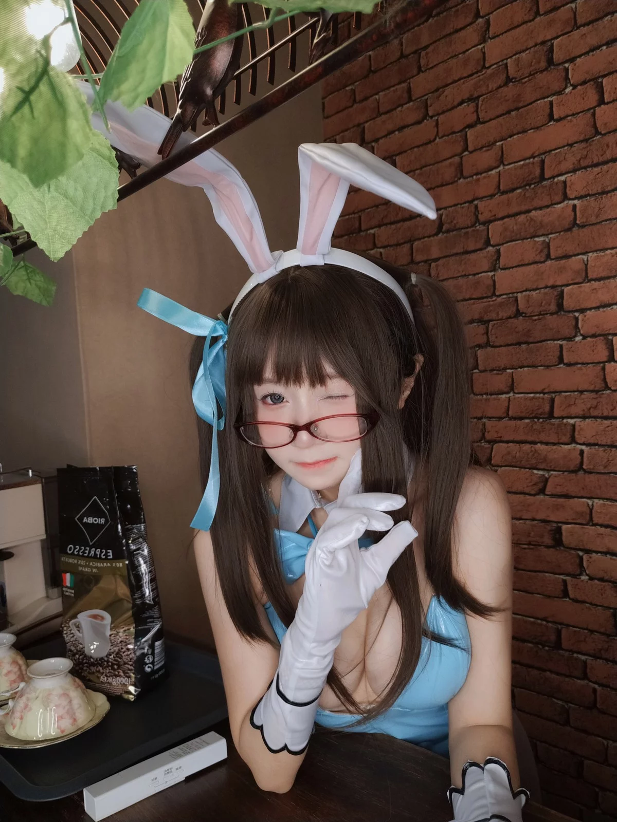 网络美女软妹摇摇乐兔女郎主题私房性感蓝色皮质连体衣配超薄黑丝迷人诱惑写真127P