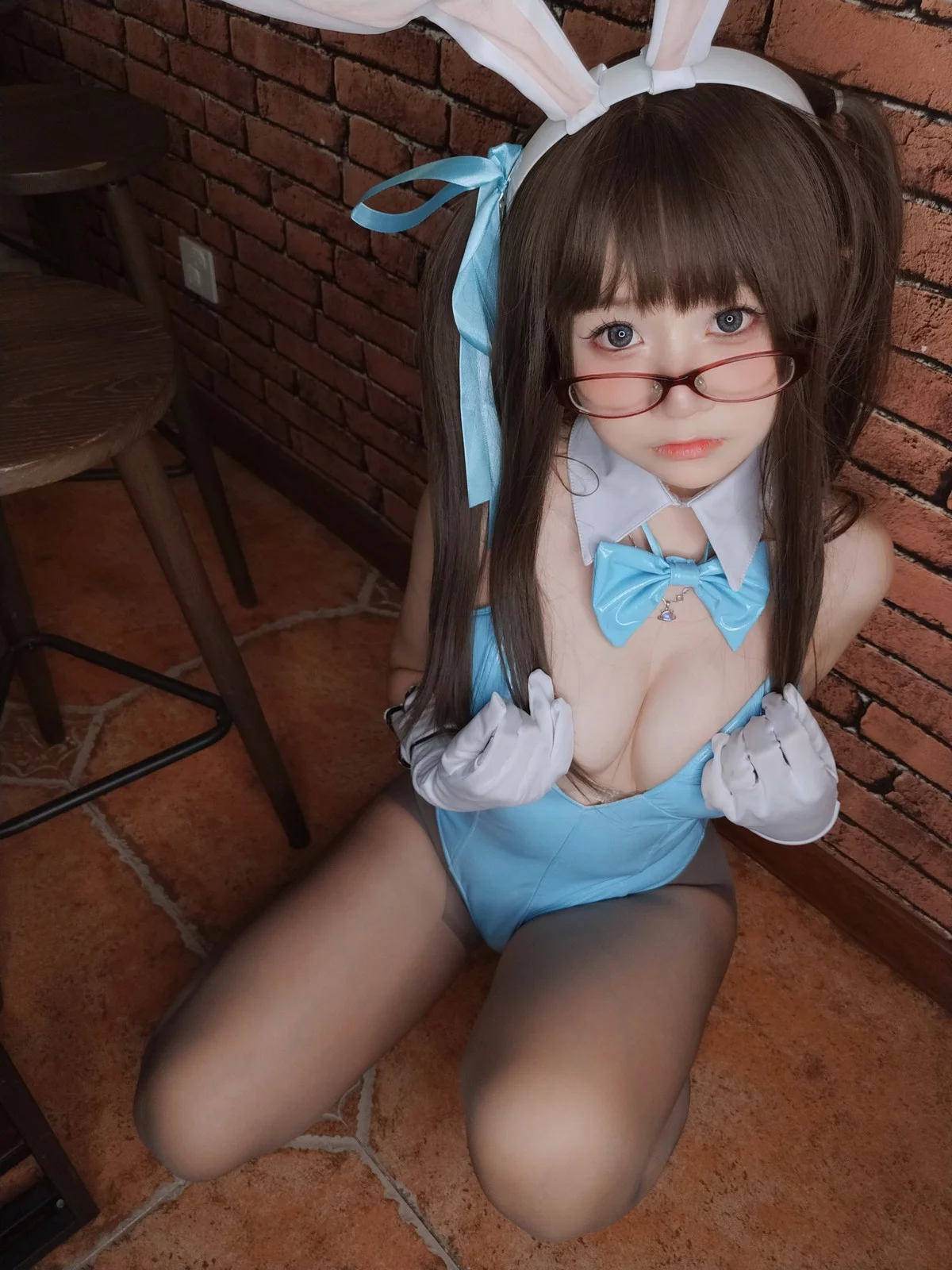 网络美女软妹摇摇乐兔女郎主题私房性感蓝色皮质连体衣配超薄黑丝迷人诱惑写真127P