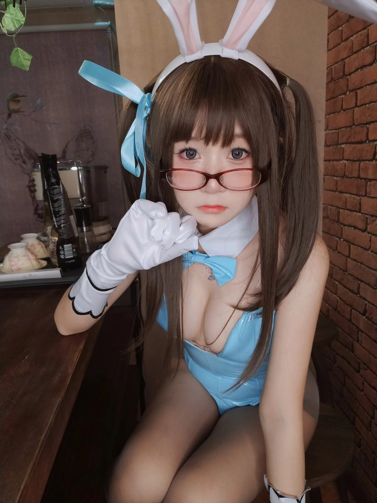 网络美女软妹摇摇乐兔女郎主题私房性感蓝色皮质连体衣配超薄黑丝迷人诱惑写真127P
