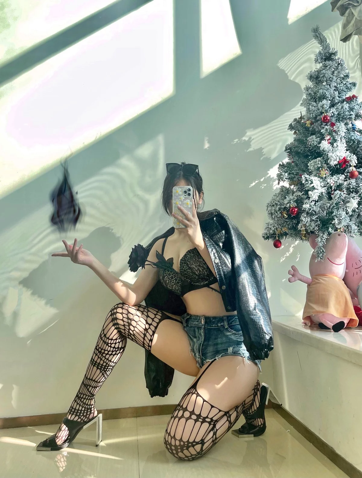 健身美女艾拉微蜜圈图集精选主题私房性感多套服饰秀浑圆翘臀惹火诱惑写真380P
