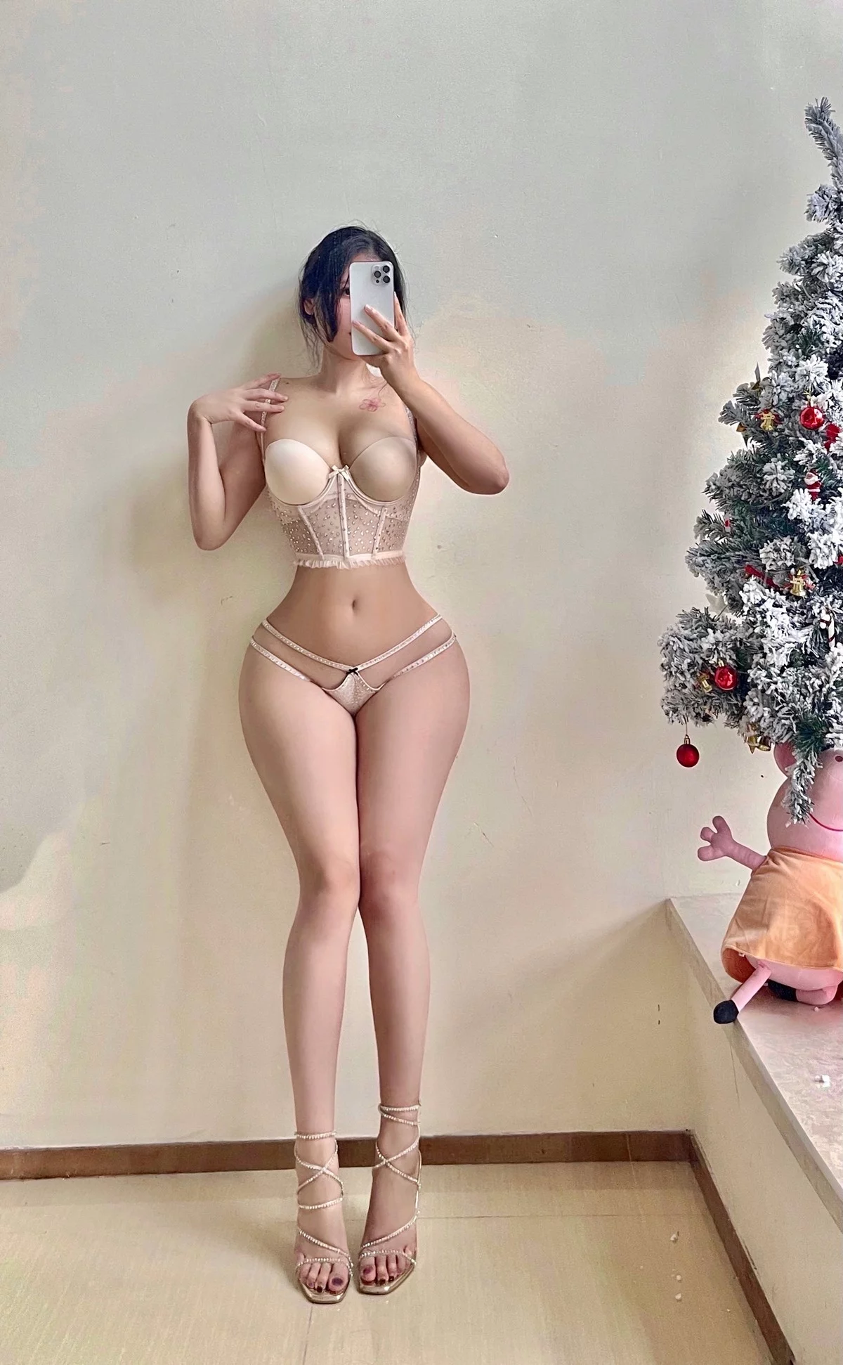 健身美女艾拉微蜜圈图集精选主题私房性感多套服饰秀浑圆翘臀惹火诱惑写真380P