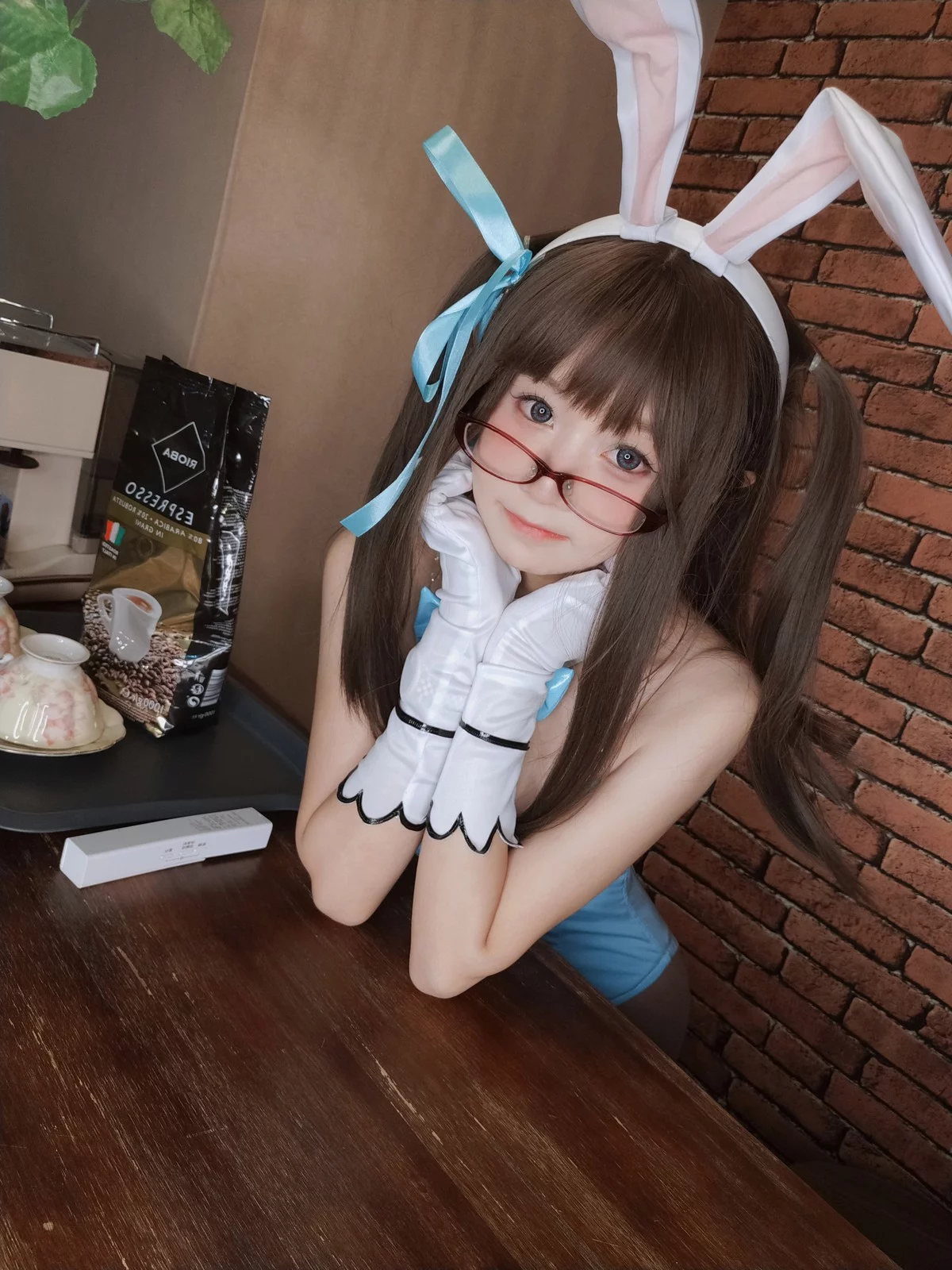 网络美女软妹摇摇乐兔女郎主题私房性感蓝色皮质连体衣配超薄黑丝迷人诱惑写真127P
