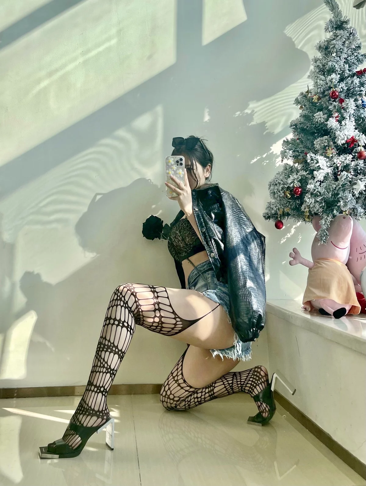 健身美女艾拉微蜜圈图集精选主题私房性感多套服饰秀浑圆翘臀惹火诱惑写真380P