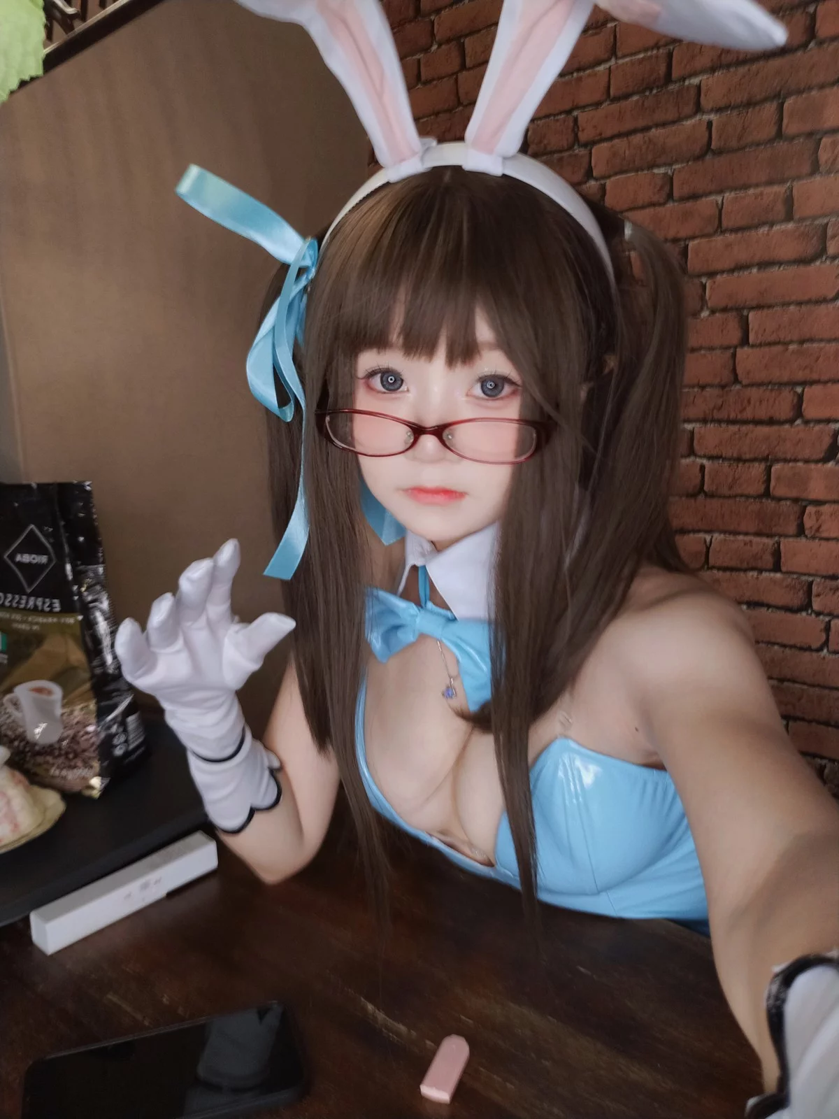 网络美女软妹摇摇乐兔女郎主题私房性感蓝色皮质连体衣配超薄黑丝迷人诱惑写真127P