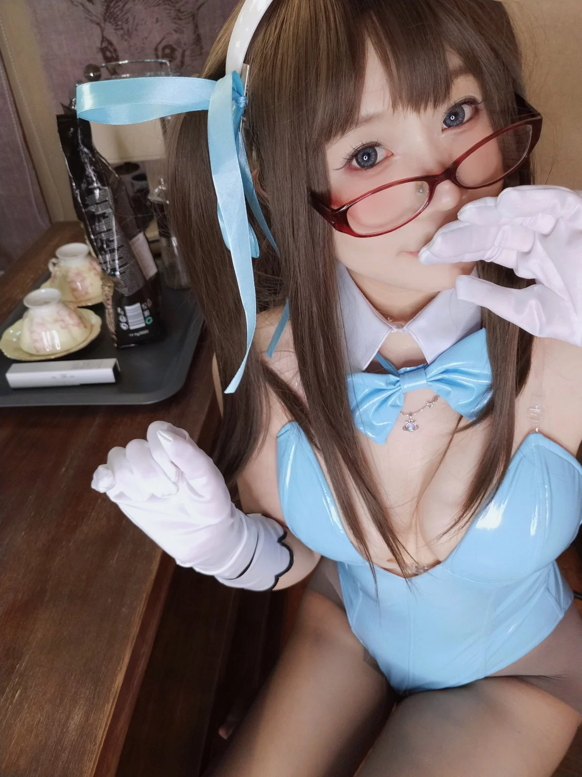 网络美女软妹摇摇乐兔女郎主题私房性感蓝色皮质连体衣配超薄黑丝迷人诱惑写真127P