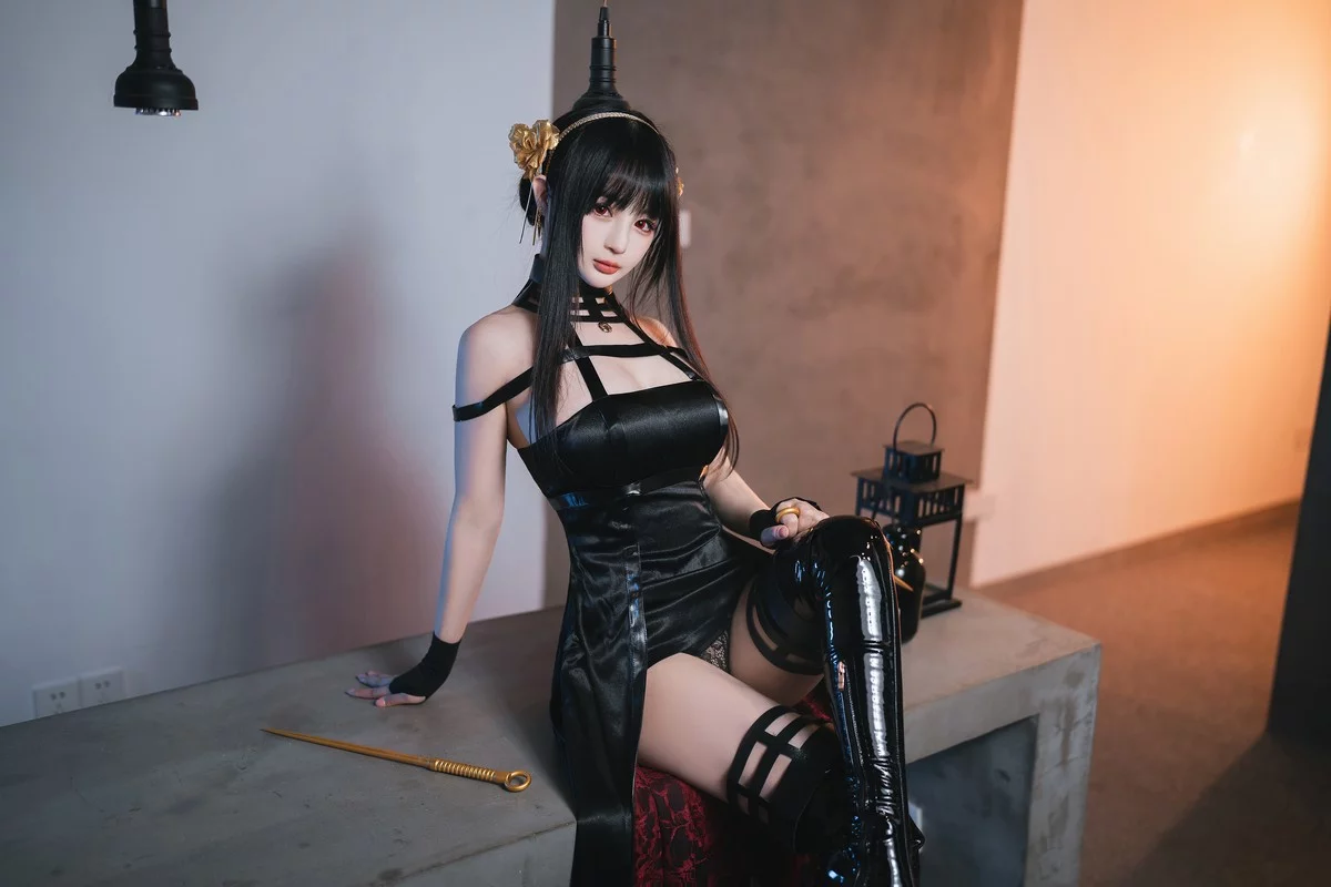 网络美女桜井宁宁约尔太太主题私房脱性感黑色长裙露黑色情趣内衣诱惑写真75P