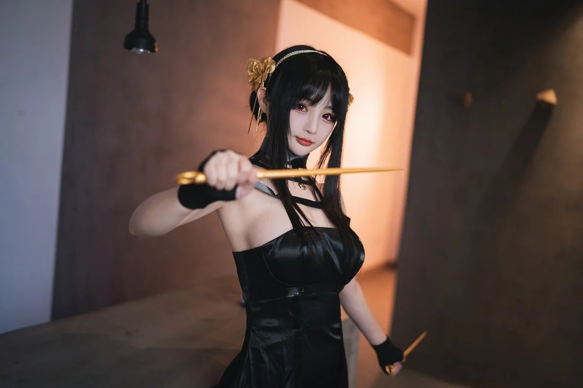 网络美女桜井宁宁约尔太太主题私房脱性感黑色长裙露黑色情趣内衣诱惑写真75P