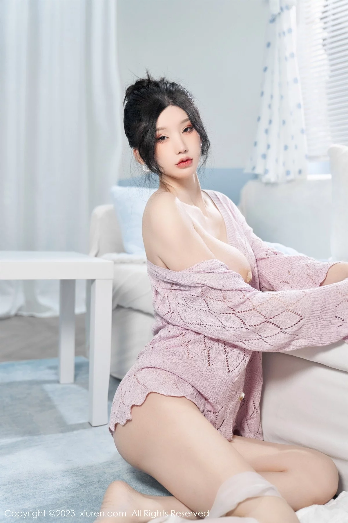 XiuRen第6580期_女神周于希Sally性感粉色服饰配超薄肉丝半脱露豪乳遮点诱惑写真80P