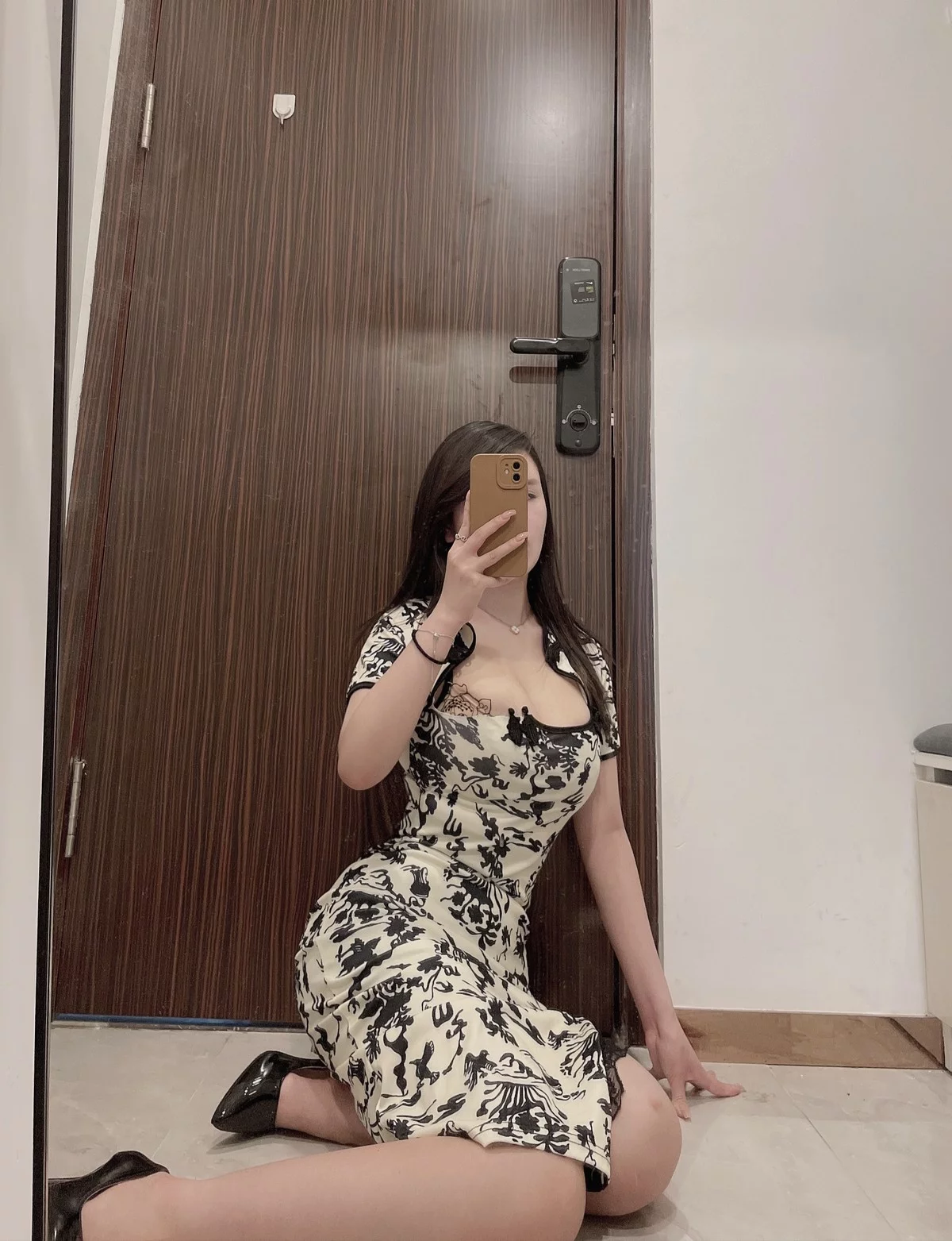 美妆博主是可欣耶自购系列主题私房性感多套服饰秀丰满身材完美诱惑写真500P