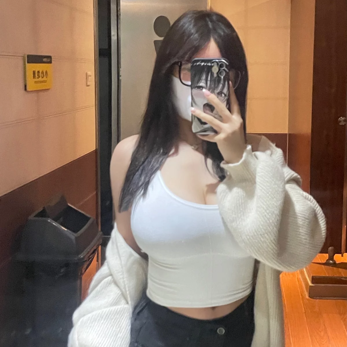 美妆博主是可欣耶自购系列主题私房性感多套服饰秀丰满身材完美诱惑写真500P