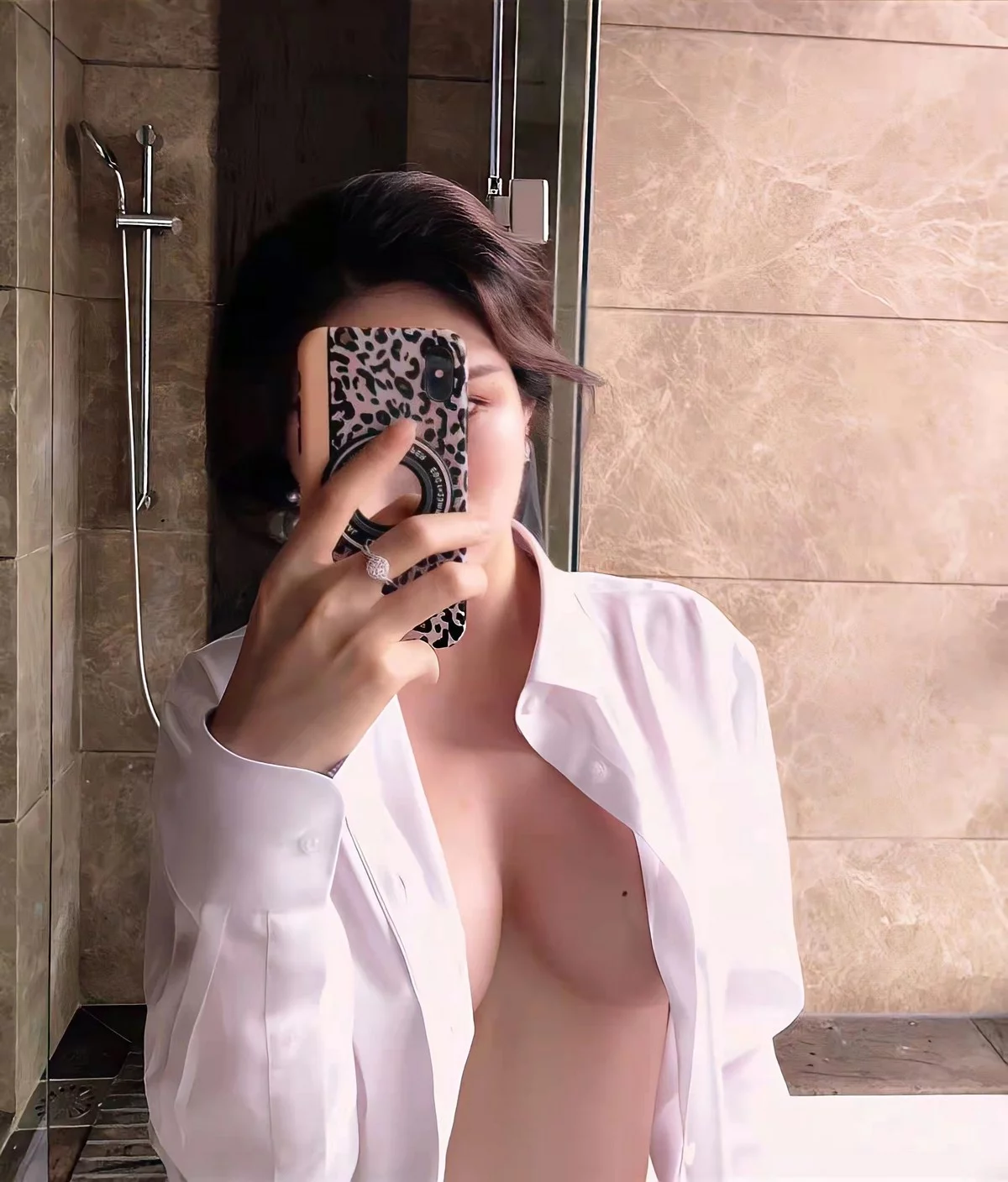 美妆博主是可欣耶自购系列主题私房性感多套服饰秀丰满身材完美诱惑写真500P