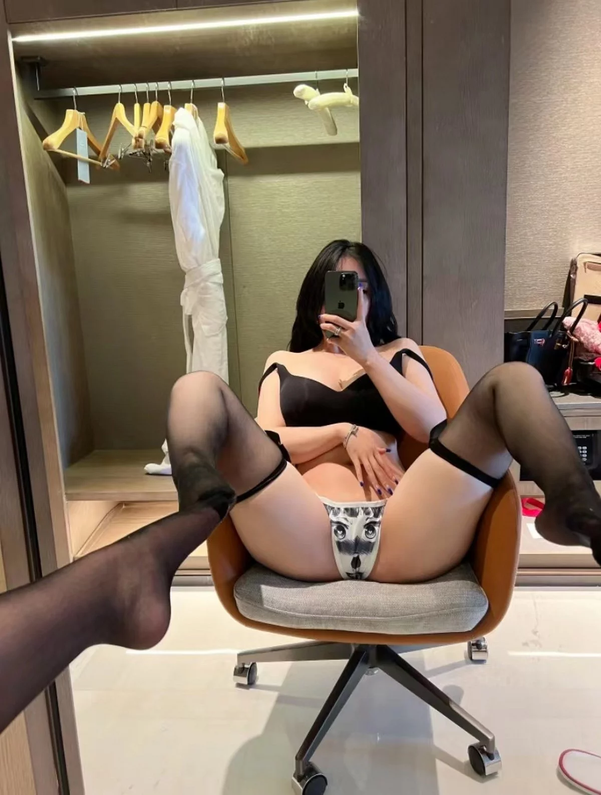 美妆博主是可欣耶自购系列主题私房性感多套服饰秀丰满身材完美诱惑写真500P