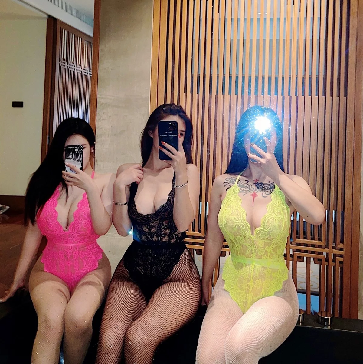 美妆博主是可欣耶自购系列主题私房性感多套服饰秀丰满身材完美诱惑写真500P