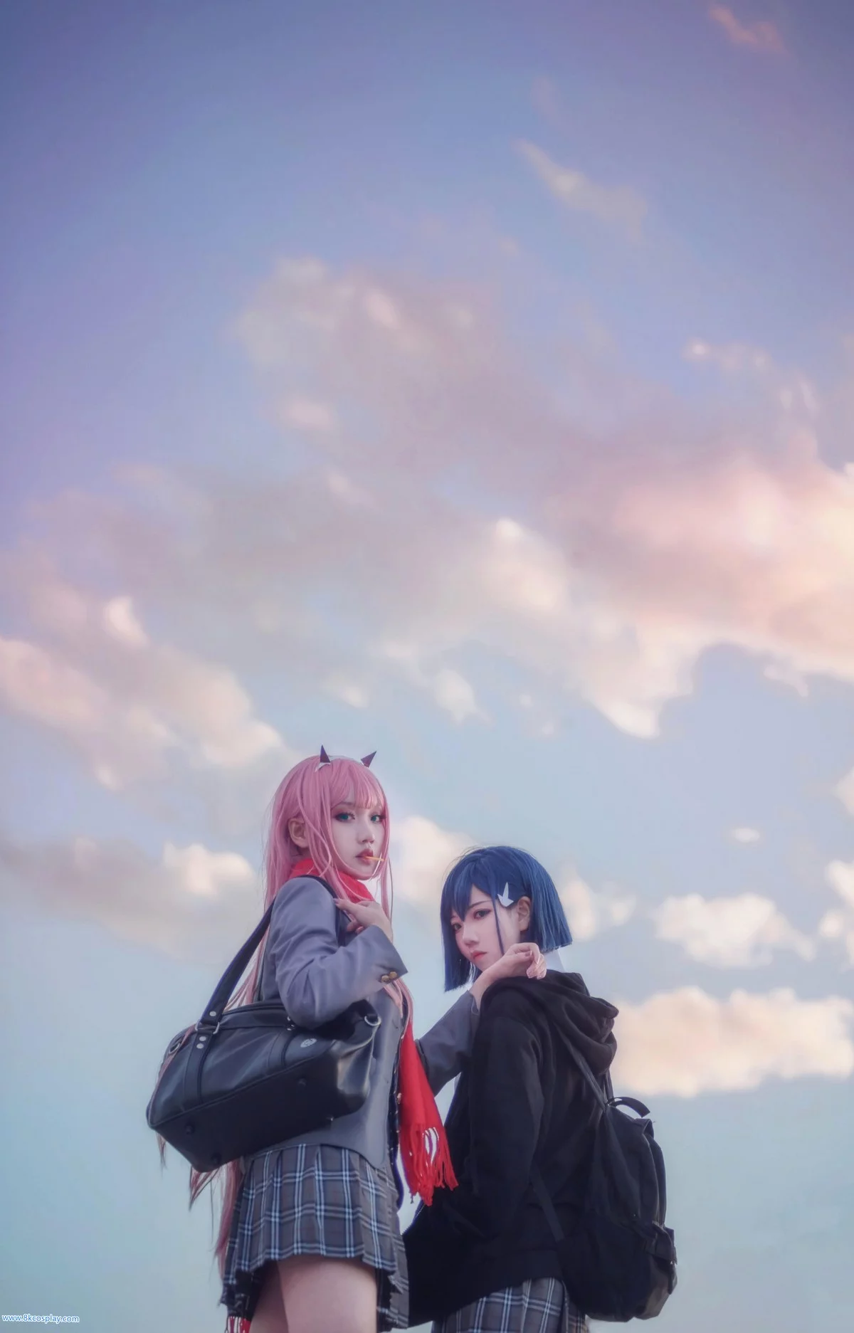 微博红人Coser楚楚子草莓制服主题户外性感制服系列秀完美身材迷人写真39P
