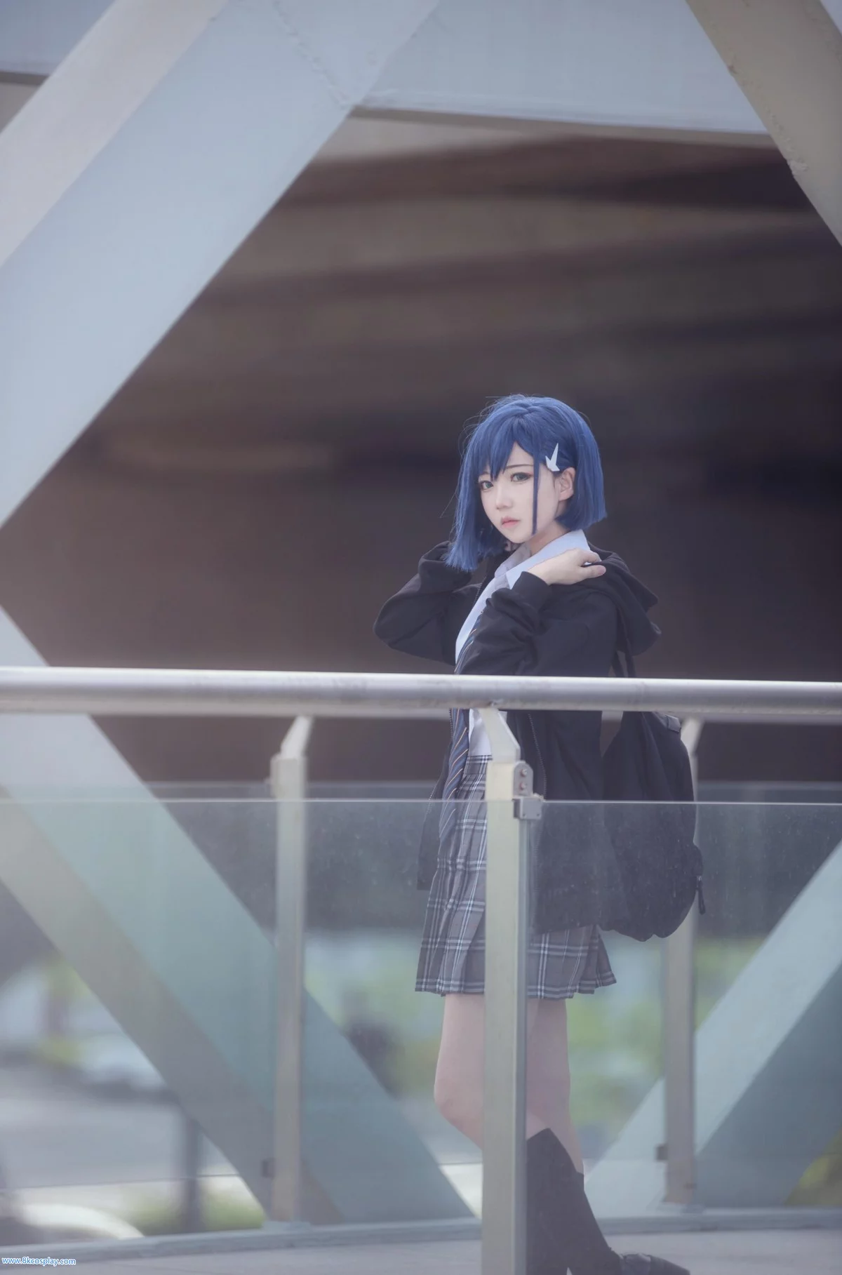 微博红人Coser楚楚子草莓制服主题户外性感制服系列秀完美身材迷人写真39P