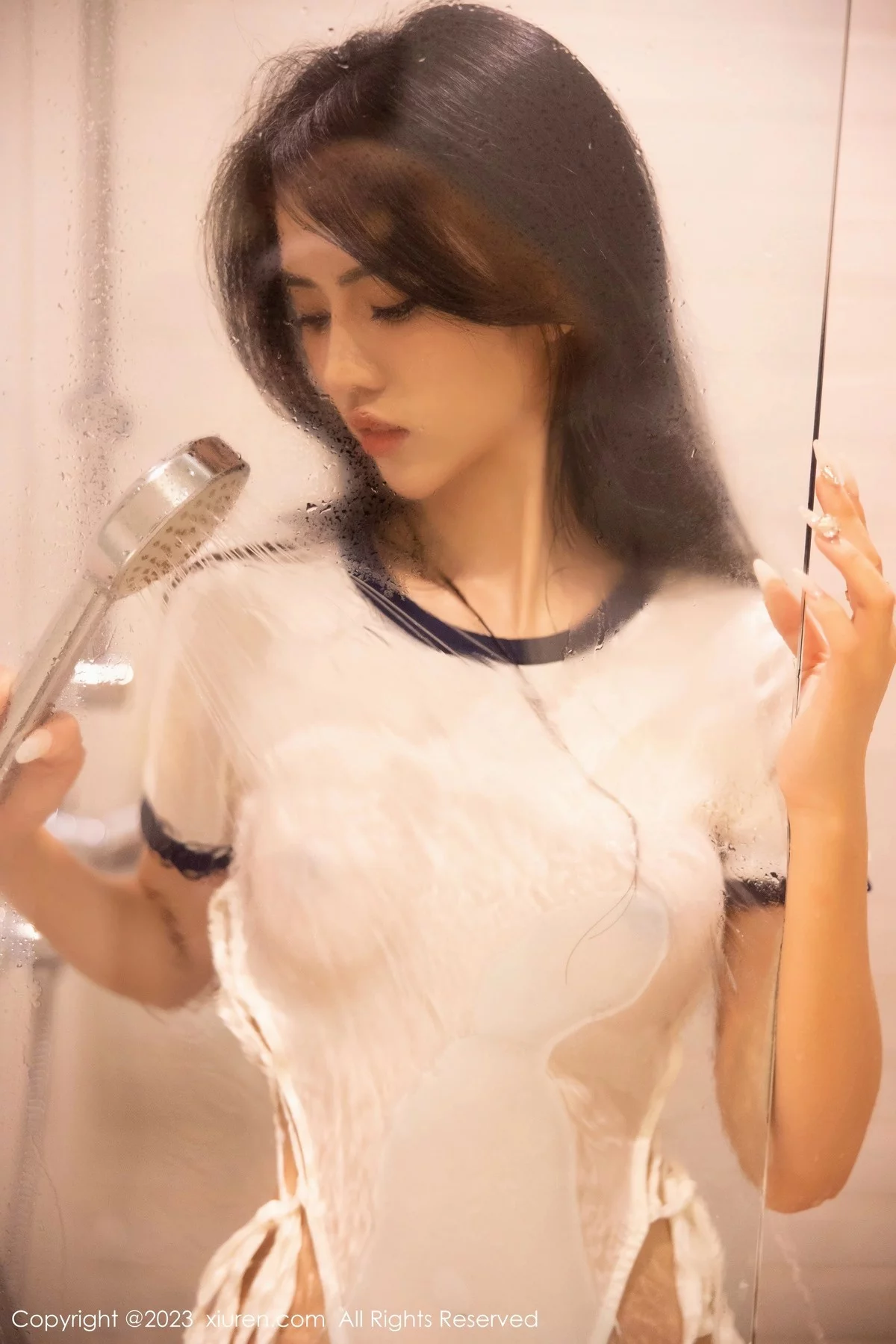 XiuRen第6584期_模特浅浅Danny白色轻透情趣服饰配白丝袜秀曼妙身姿诱惑写真58P