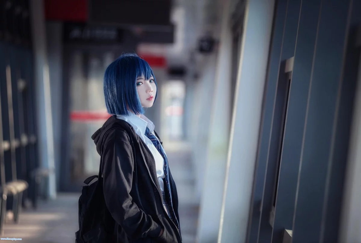微博红人Coser楚楚子草莓制服主题户外性感制服系列秀完美身材迷人写真39P